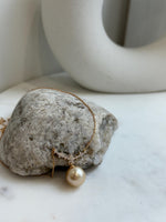 11.5mm South Sea Golden ocean pearl cool Pendant Necklace Set: Extreme luster mirrored, light Gold. To 18.3“
