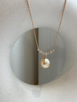 11.5mm South Sea Golden ocean pearl cool Pendant Necklace Set: Extreme luster mirrored, light Gold. To 18.3“