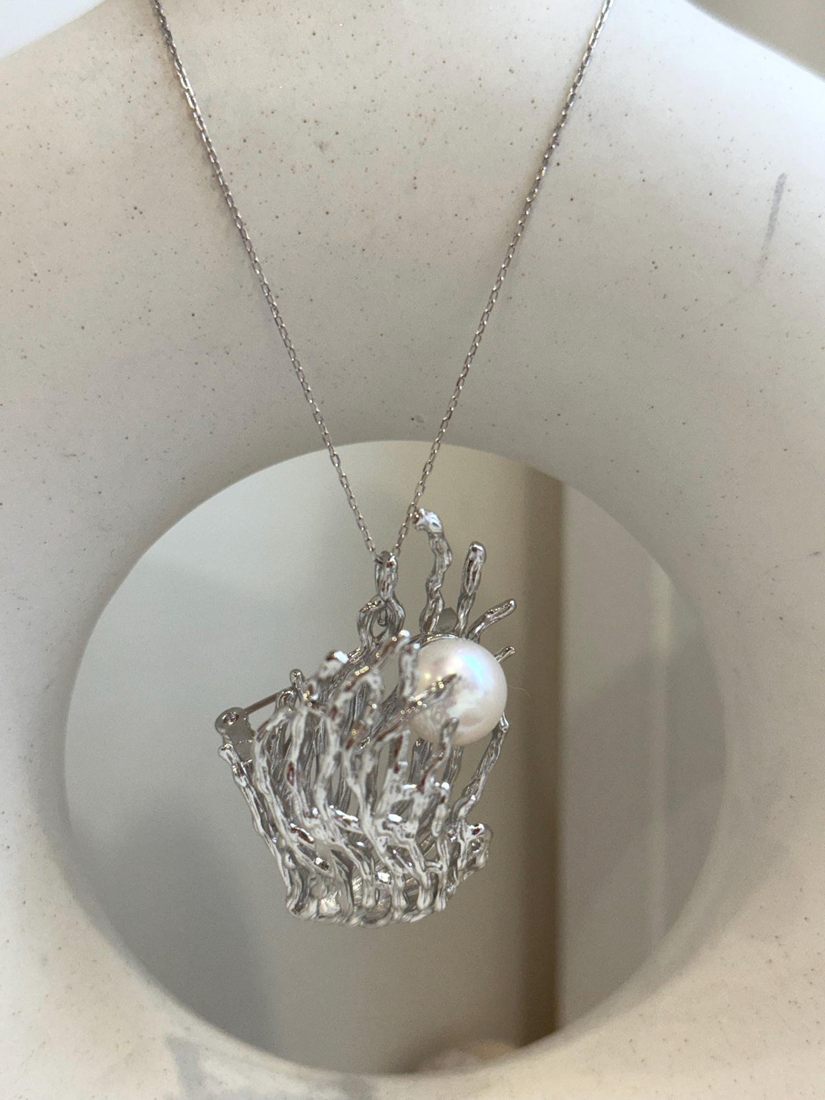 11.2mm white Pearl Brooch Pendant 2in1: Extreme Luster mirrored, white with pink hue, Seaweed 3D brooch, s925 silver chain.