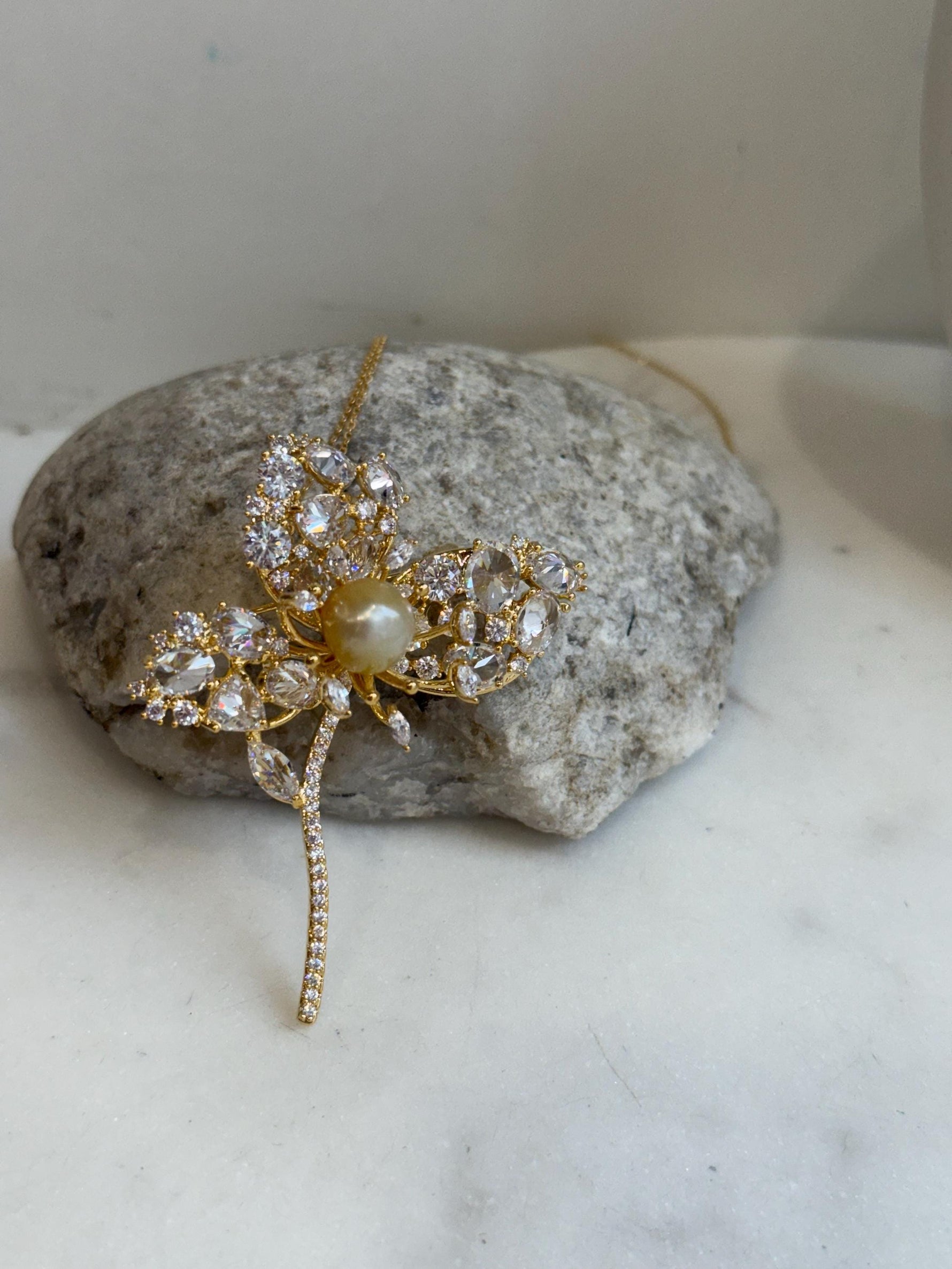South Sea Golden Pearl Floral Brooch Pendant 2in1: Strong luster, light gold pearl, 9.8mm, s925 silver chain adjustable.