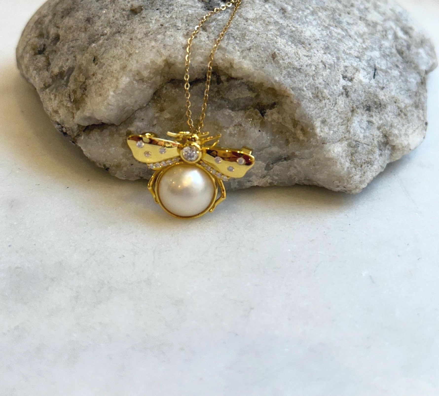 12mm Ivory ocean mabe Bee Pendant brooch 2in1: Extreme luster, S925 silver pendant chain set.