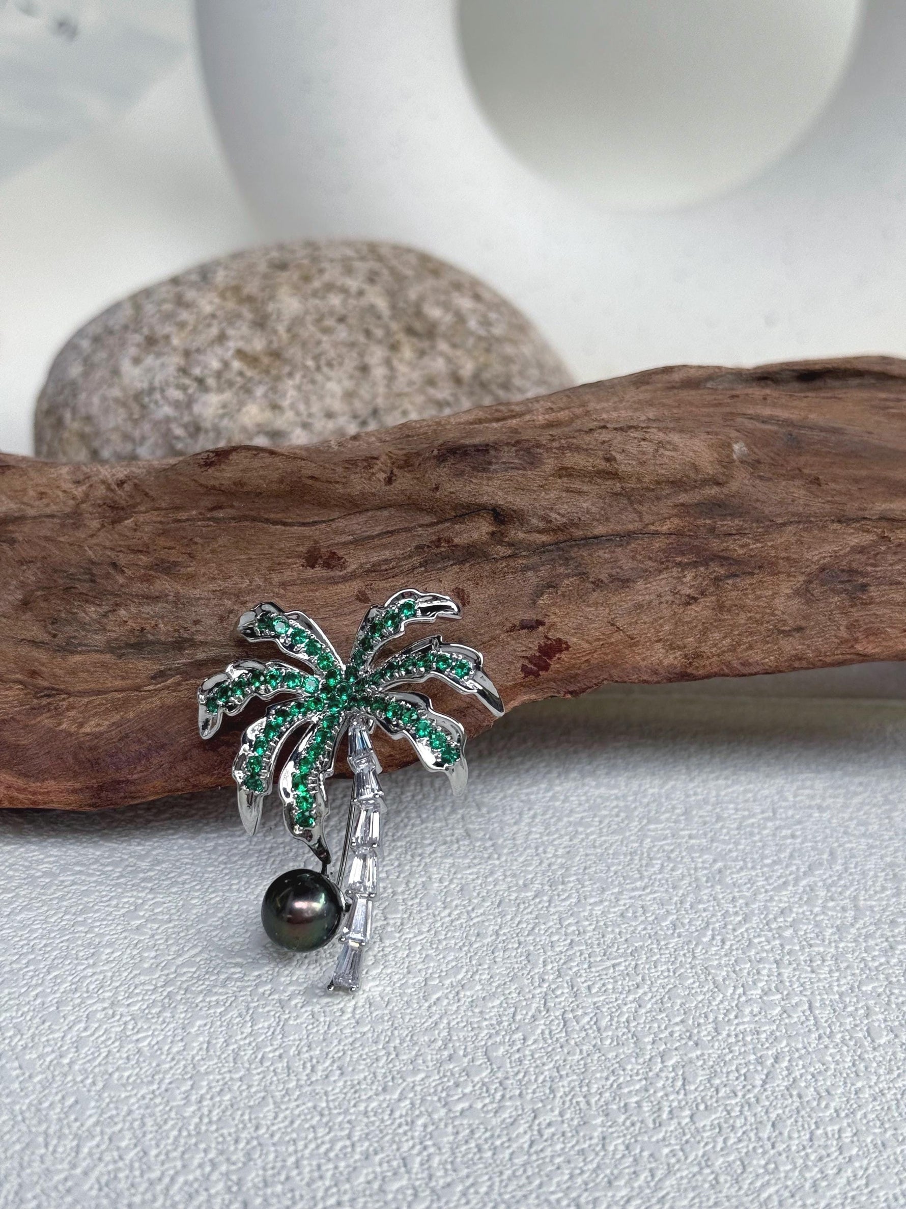 Tahitian Ocean Pearl Tree Brooch Pendant 2in1: Extreme Luster mirrored, 9.1mm, peacock green pearl, 3.6x4.5cm, S925 silver chain.