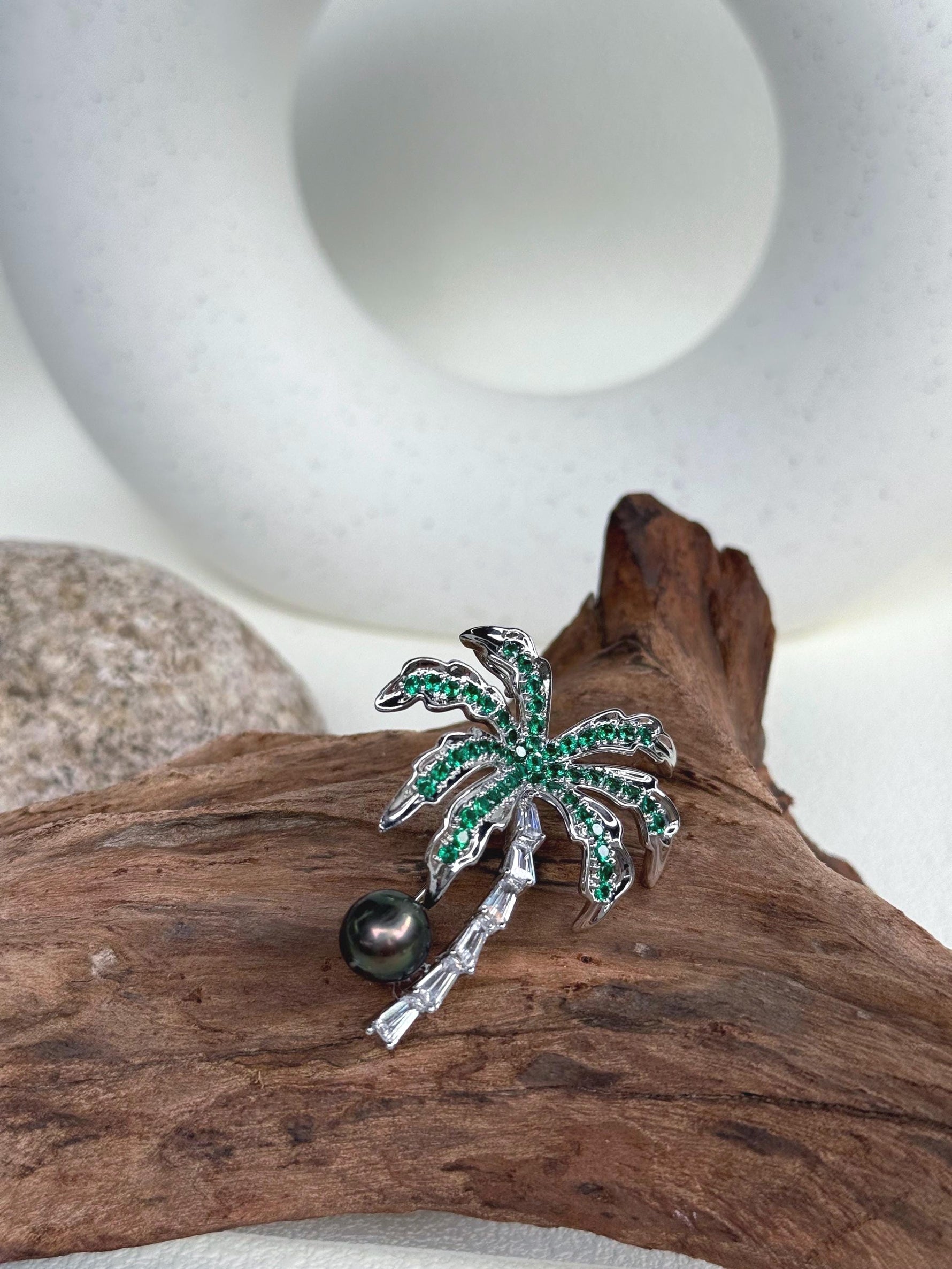 Tahitian Ocean Pearl Tree Brooch Pendant 2in1: Extreme Luster mirrored, 9.1mm, peacock green pearl, 3.6x4.5cm, S925 silver chain.