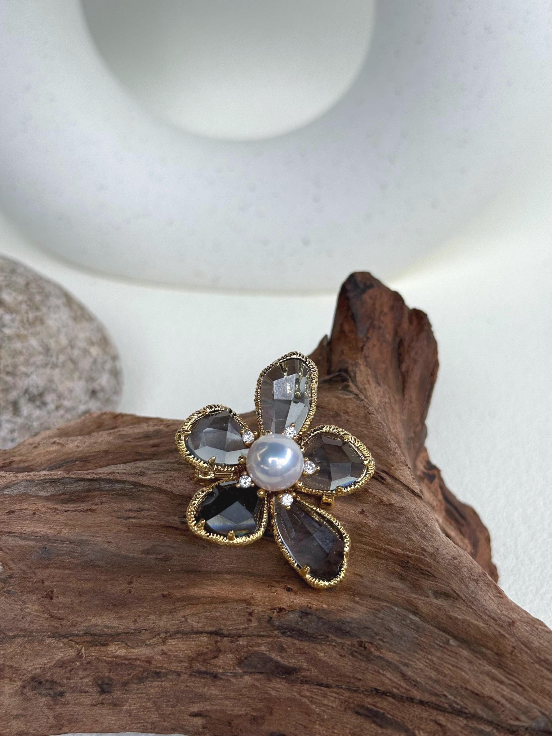 White Pearl Floral Brooch Pendant 2in1: Extreme Luster mirrored, 9.3mm, white pearl, 3.3x4.1cm, S925 silver chain. gift for her birthday