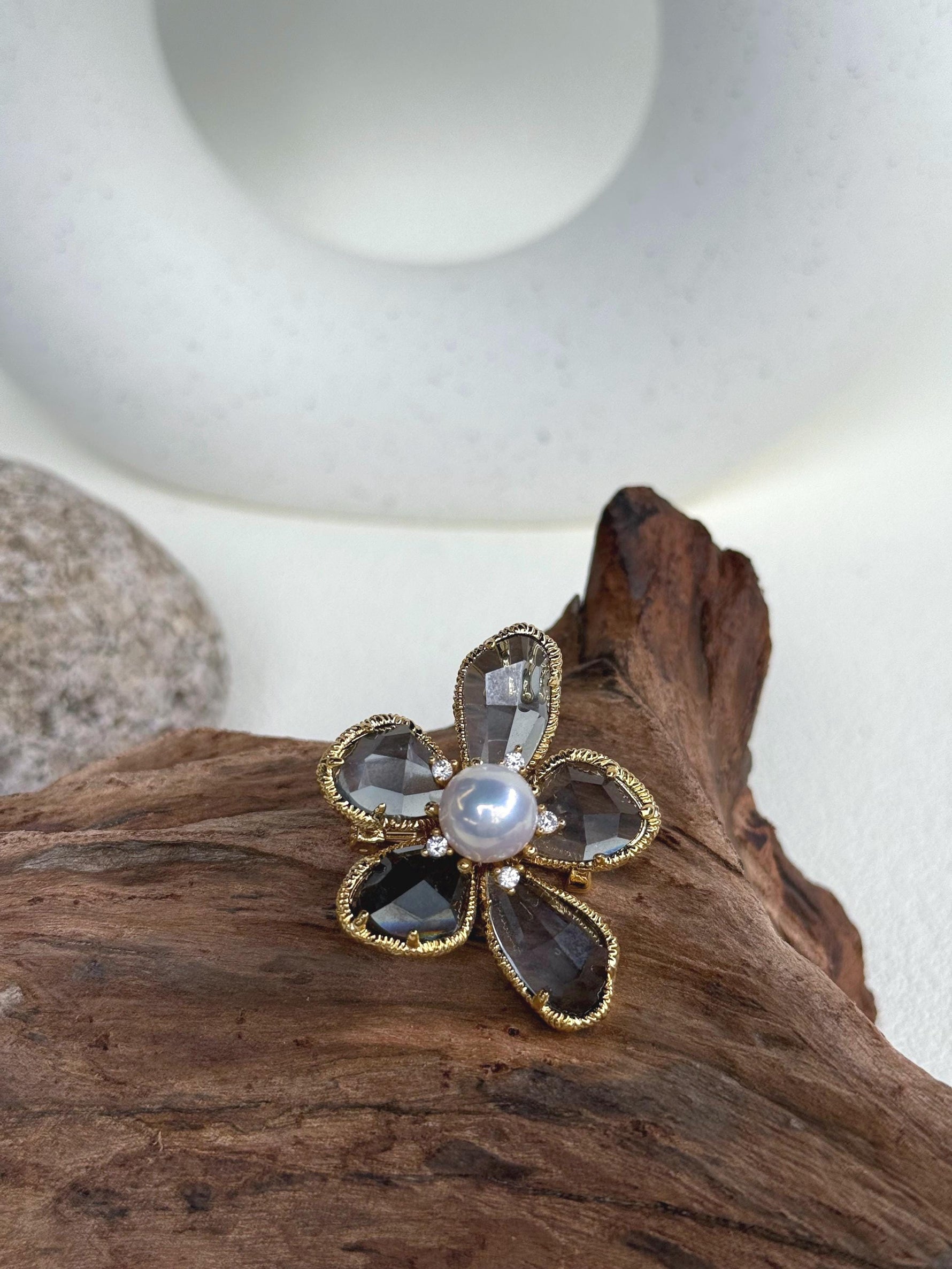 White Pearl Floral Brooch Pendant 2in1: Extreme Luster mirrored, 9.3mm, white pearl, 3.3x4.1cm, S925 silver chain. gift for her daily wear