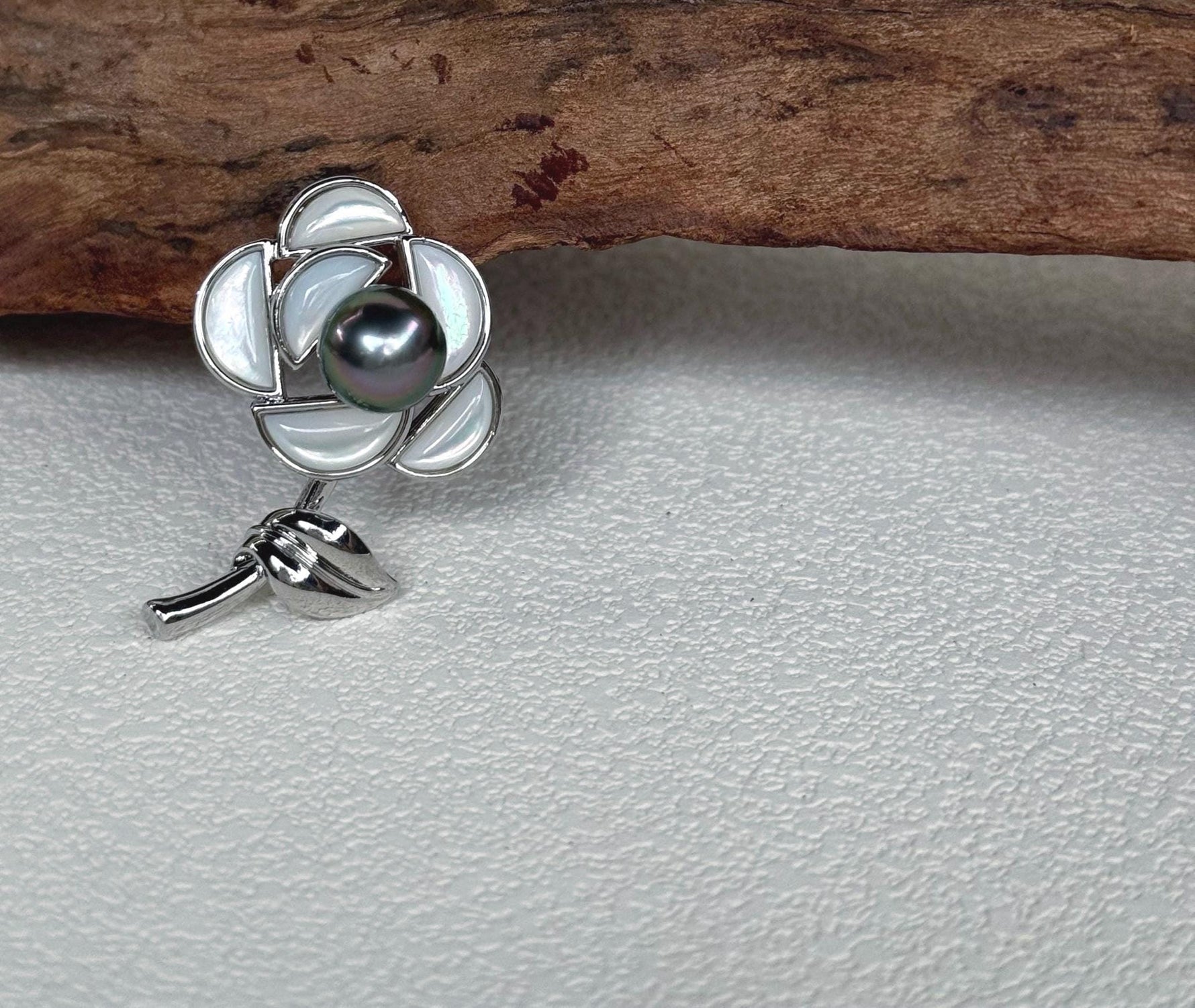 Tahitian Ocean Pearl Brooch Pendant 2in1: Extreme Luster mirrrored, 9.2mm, peacock green pearl, 2.5x3.8cm, S925 silver chain. Gift for her retirement