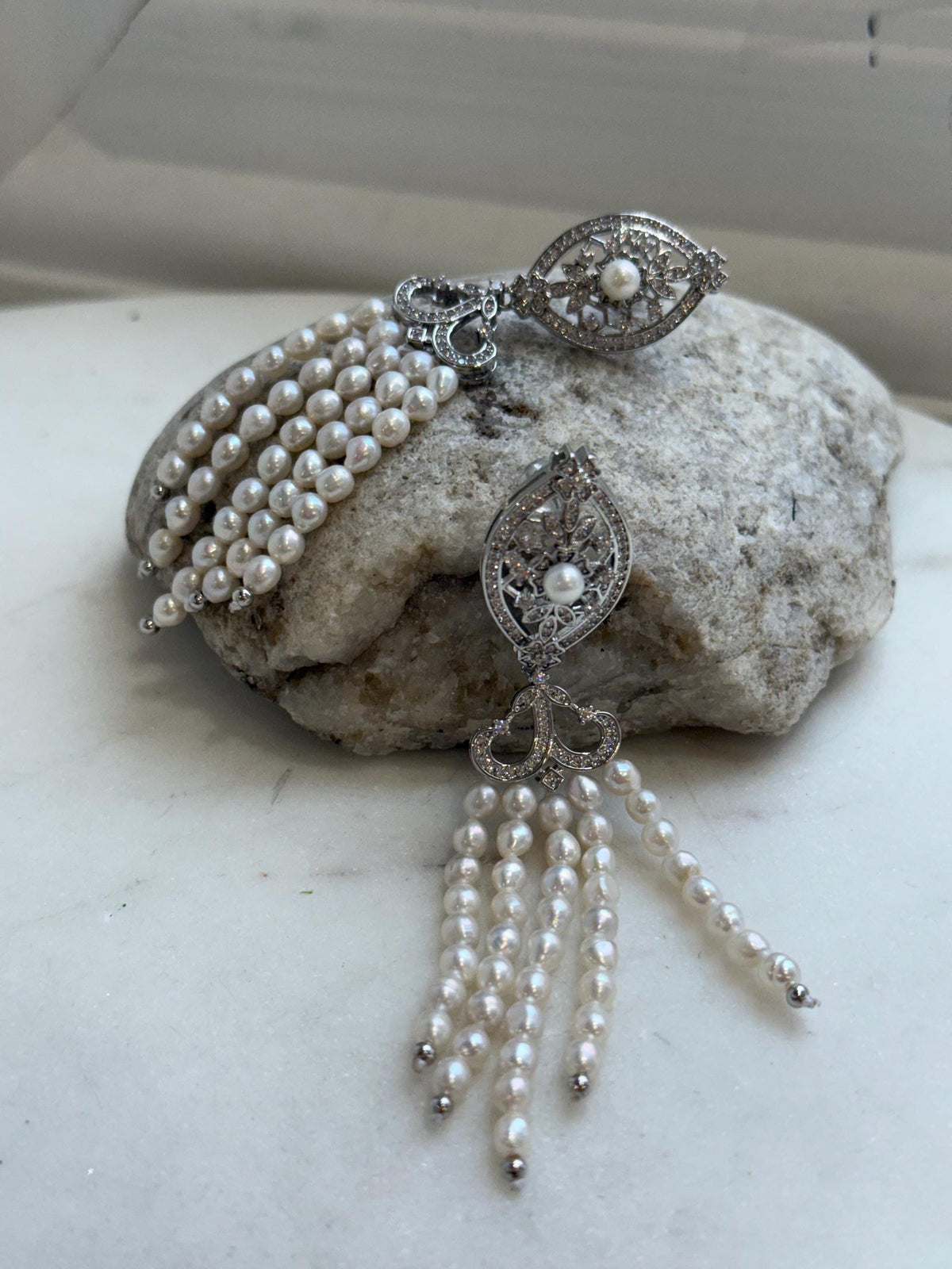 90pcs Extreme luster white small pearls Earring Chandeliers, Vintage design, 9cm high.