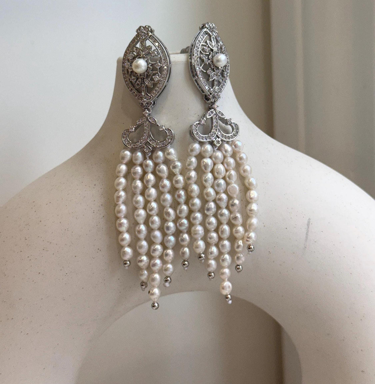 90pcs Extreme luster white small pearls Earring Chandeliers, Vintage design, 9cm high.