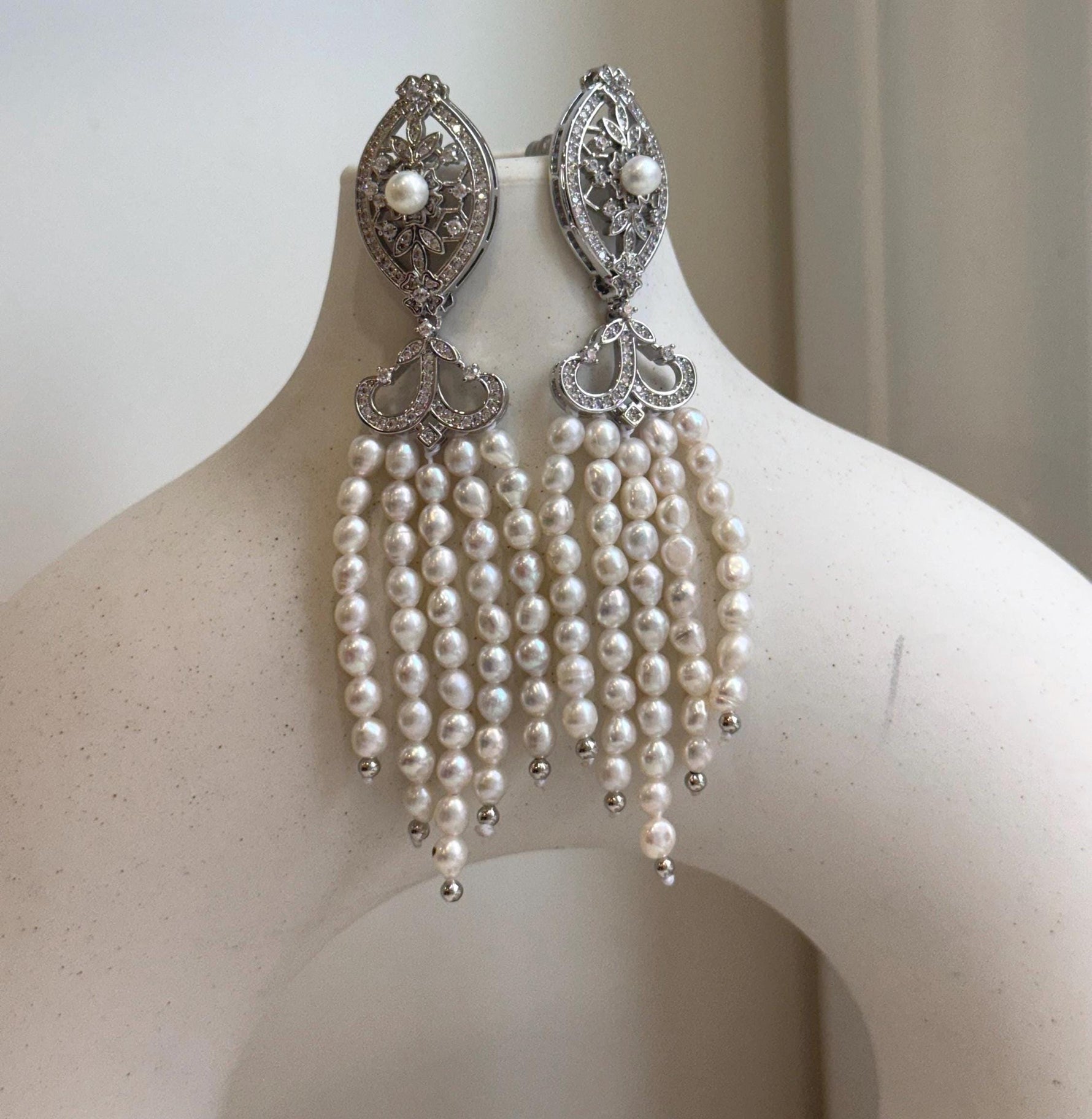 90pcs Extreme luster white small pearls Earring Chandeliers, Vintage design, 9cm high.