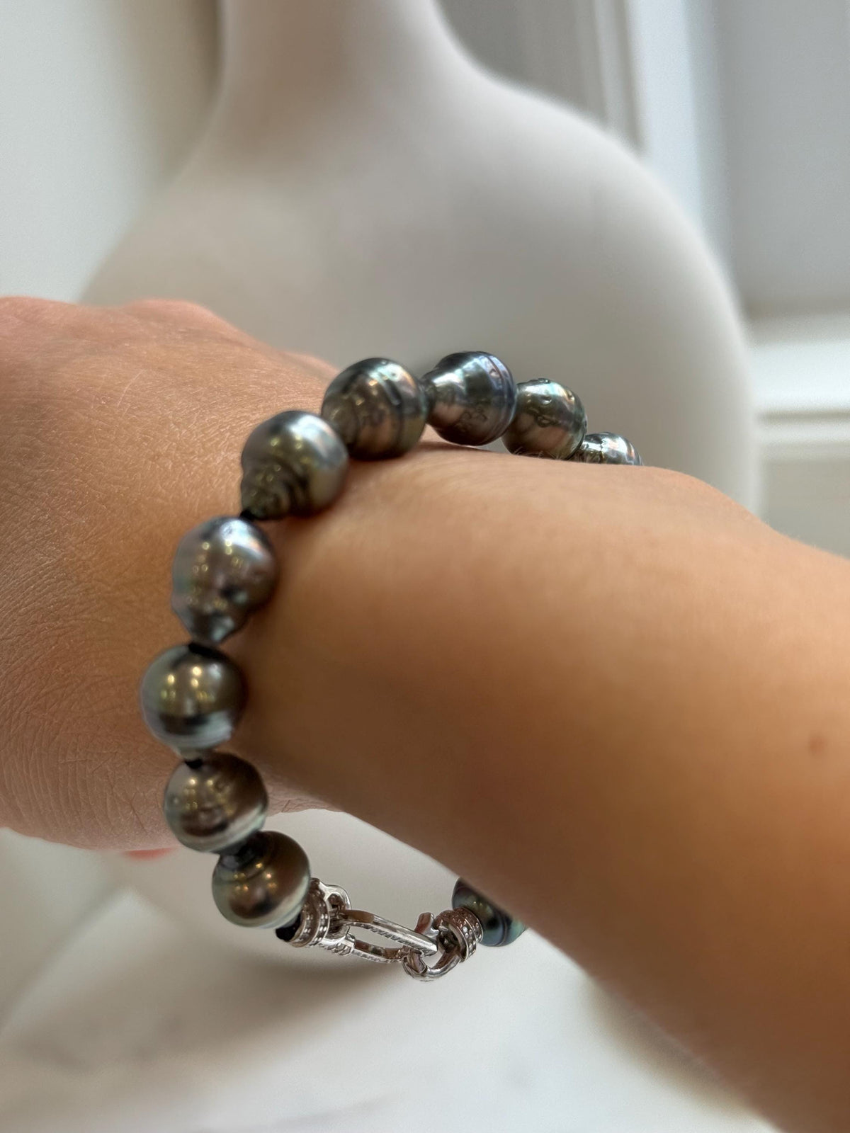 7.5” In Sale 14pcs Tahitian Ocean peacock green Pearls Exceptional Elegant Bracelet unique gift for her, hand knotted.8.7-9.8mm