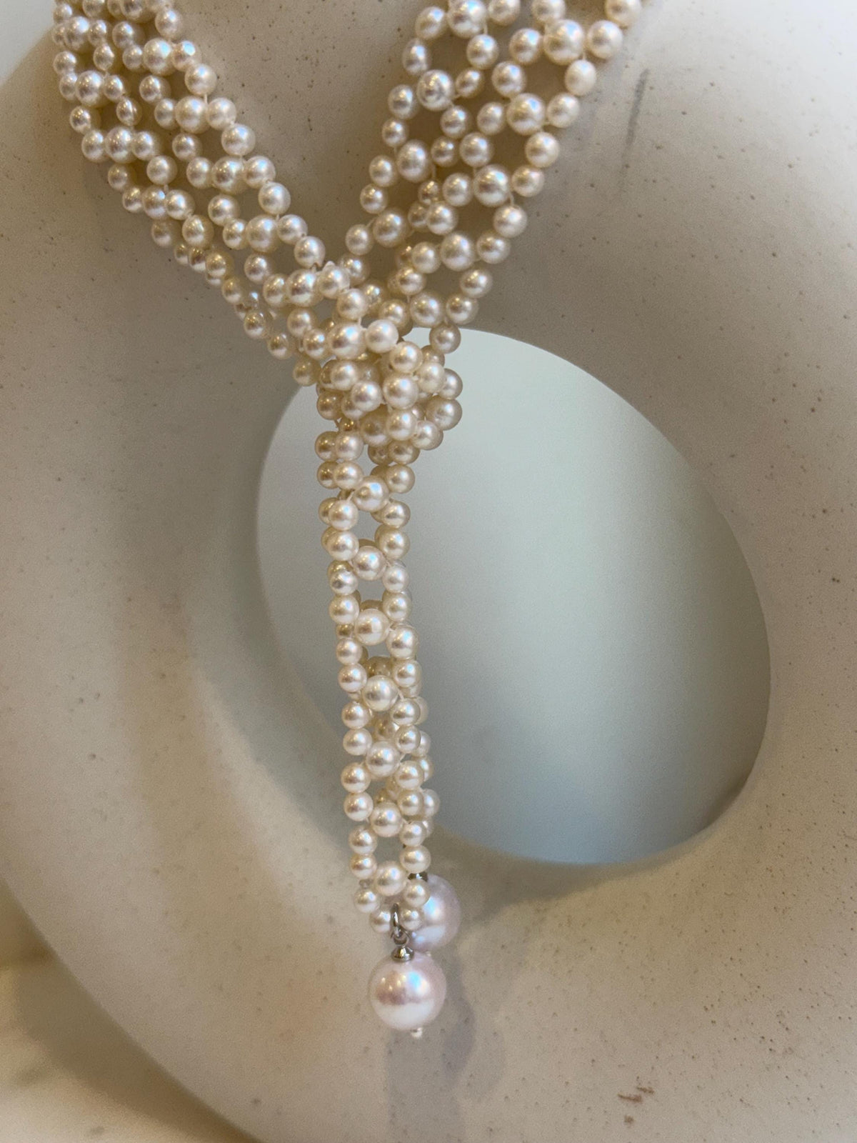40.2” White Round Pearls Necklace or waist belt: Extreme luster mirrored, thousand pearls.