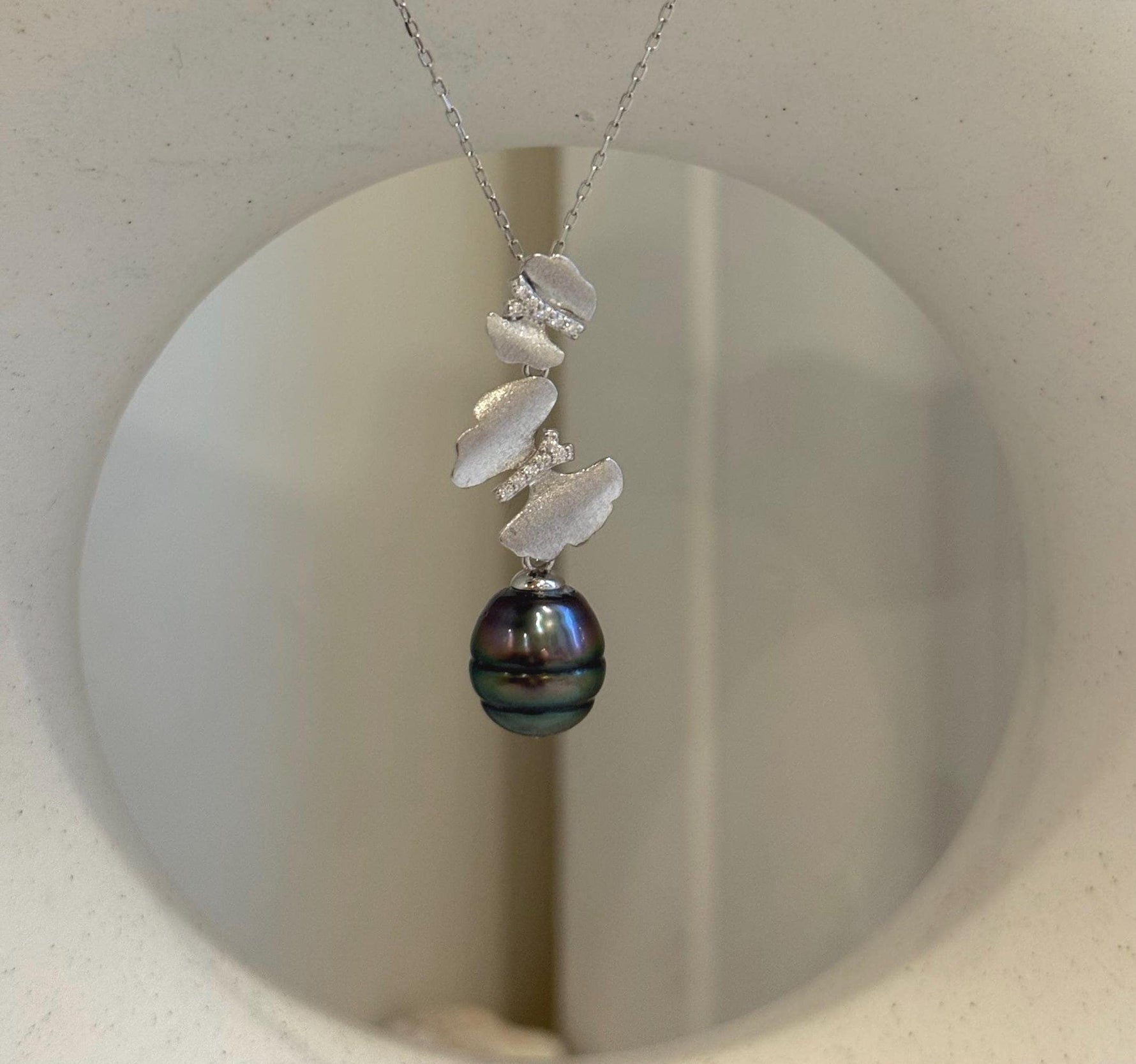 10mm Tahitian ocean butterfly pendant: Extreme luster mirrored, peacock green, 3.2cm high, S925 silver pendant chain set. gift for her anniversary
