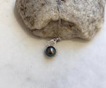 9.5mm Tahitian ocean pearl Gourd pendant: Extreme luster mirrored, peacock green, 2.7cm high, S925 silver pendant chain set.