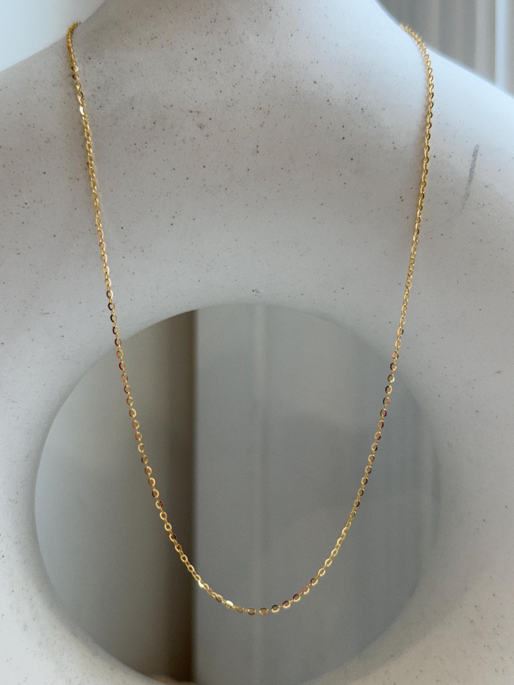 Not for seperate purchase!! s925 silver O chain necklace, adjustable size to 17.3”, with needle for floating pendant. Gold.