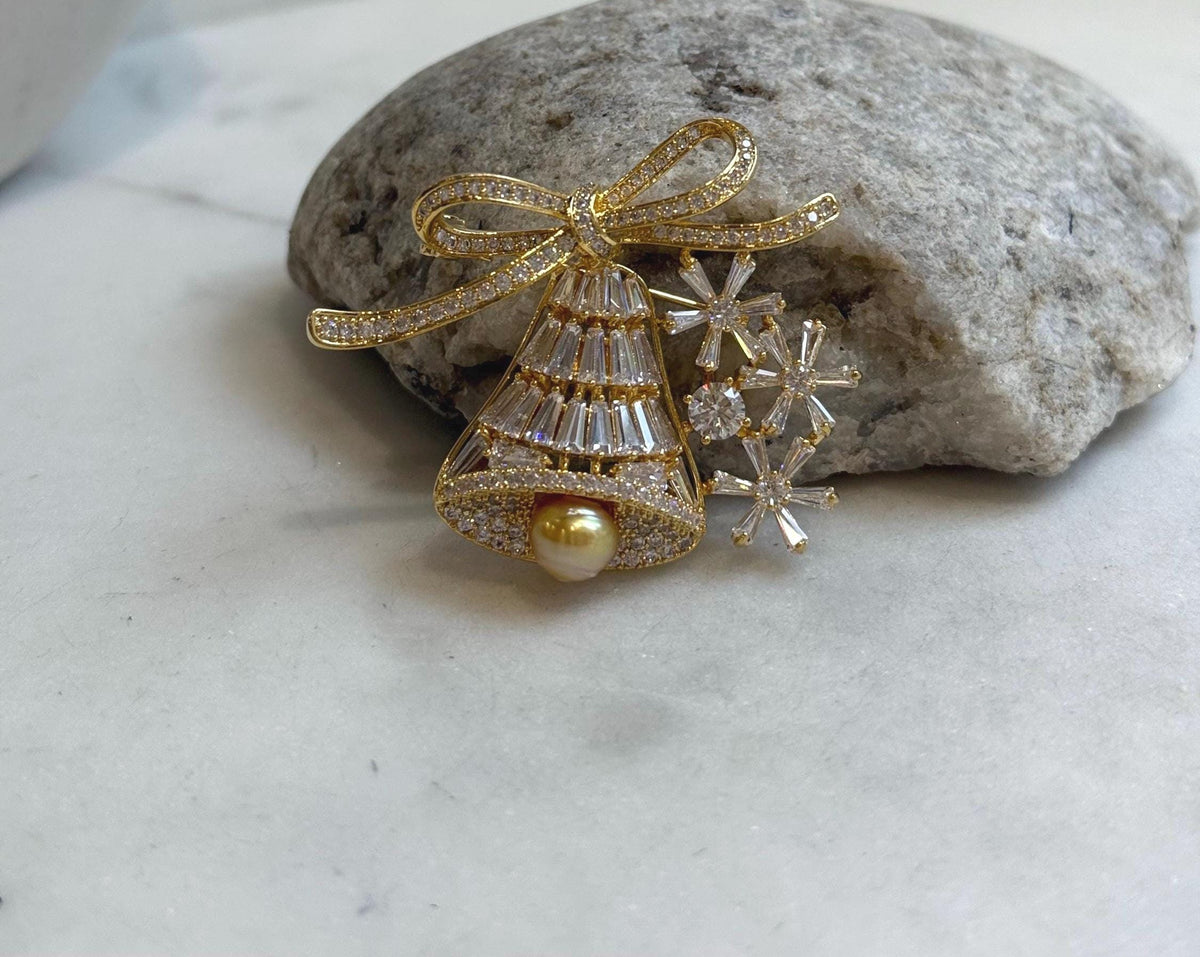 South sea golden pearl Christmas Bell brooch: Extreme luster mirrored, 8mm, 5x4.2cm. Christmas brooch