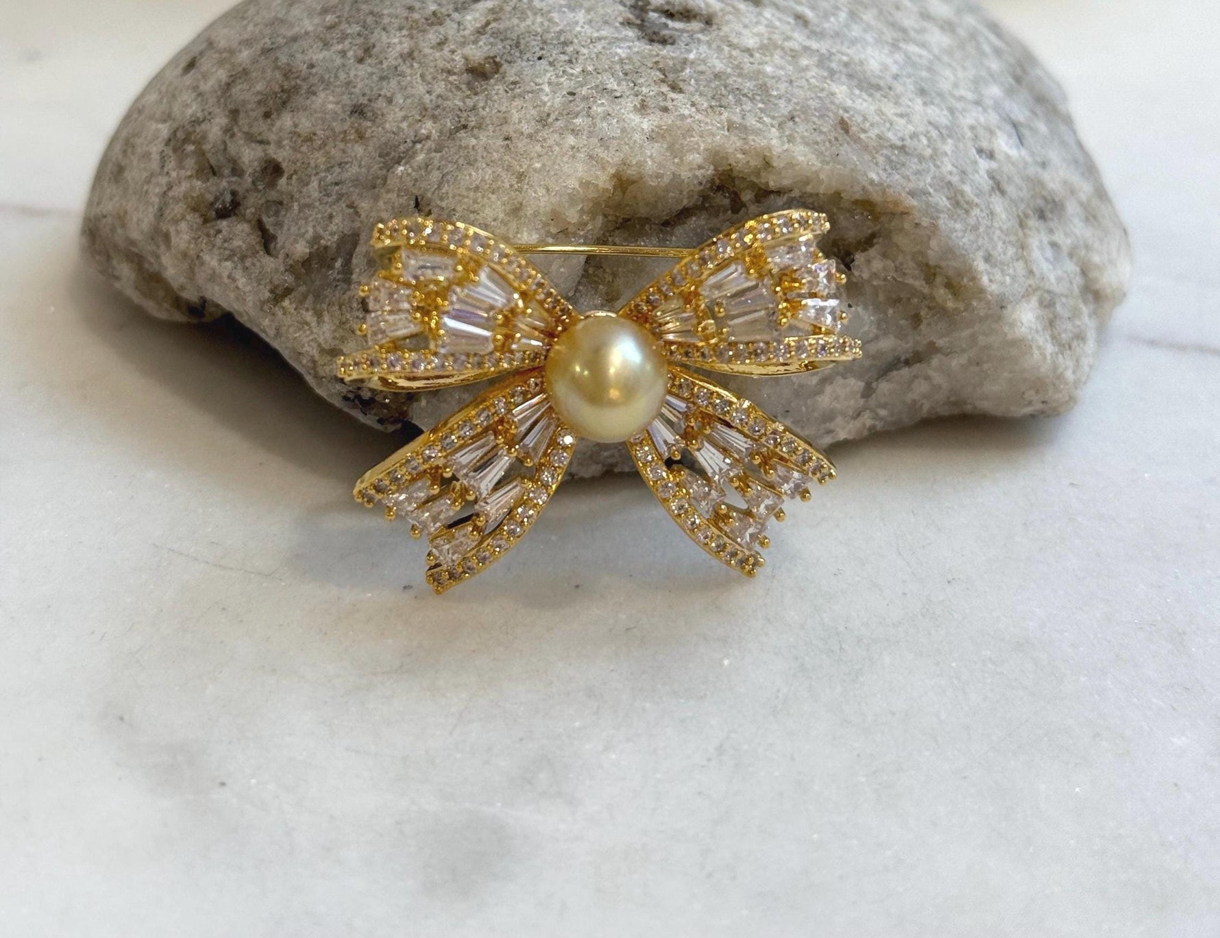 South sea golden pearl brooch: Extreme luster mirrored effect, 9.1mm, ultra gold pearl. Christmas Brooch.