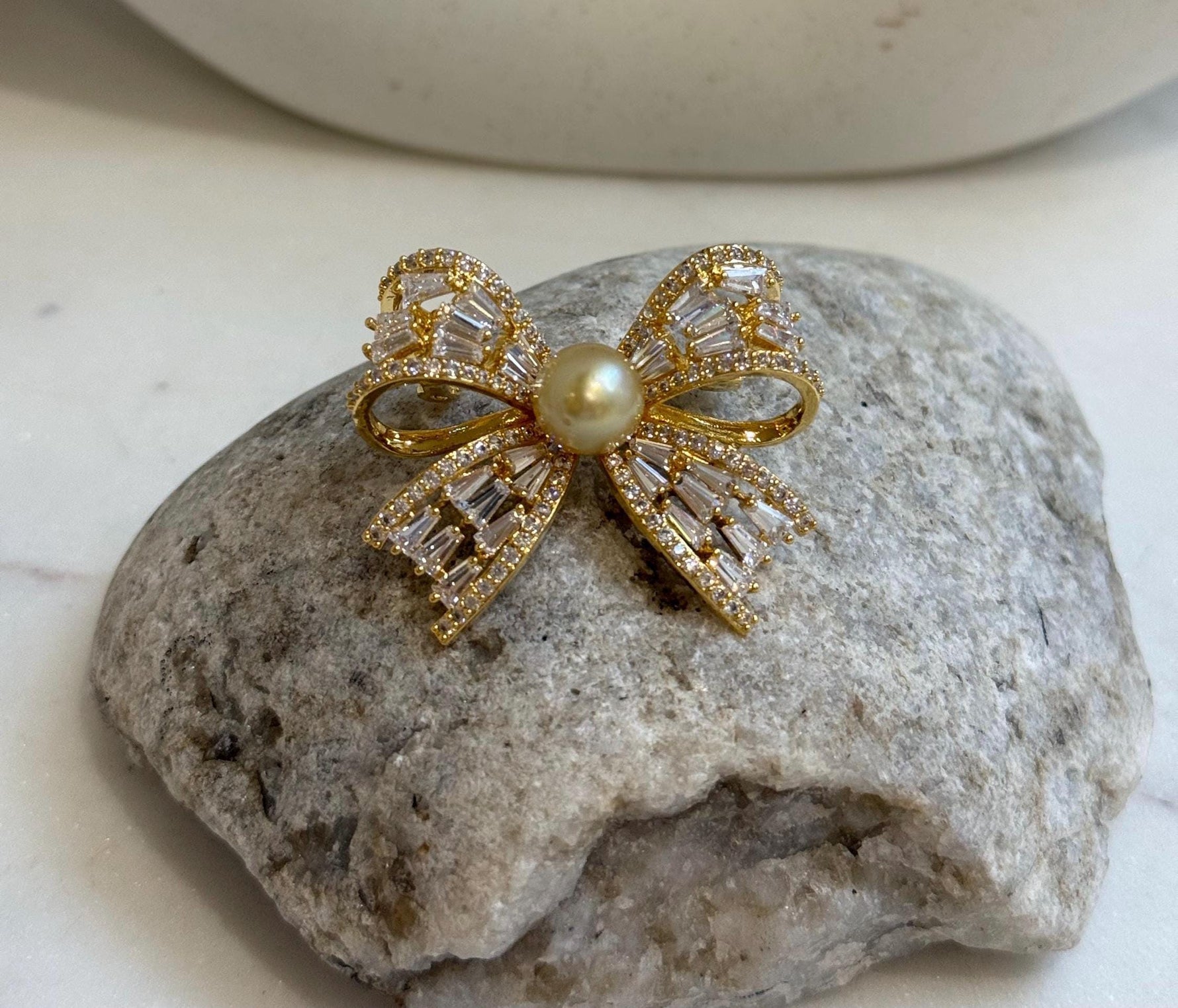 South sea golden pearl brooch: Extreme luster mirrored effect, 9.1mm, ultra gold pearl. Christmas Brooch.