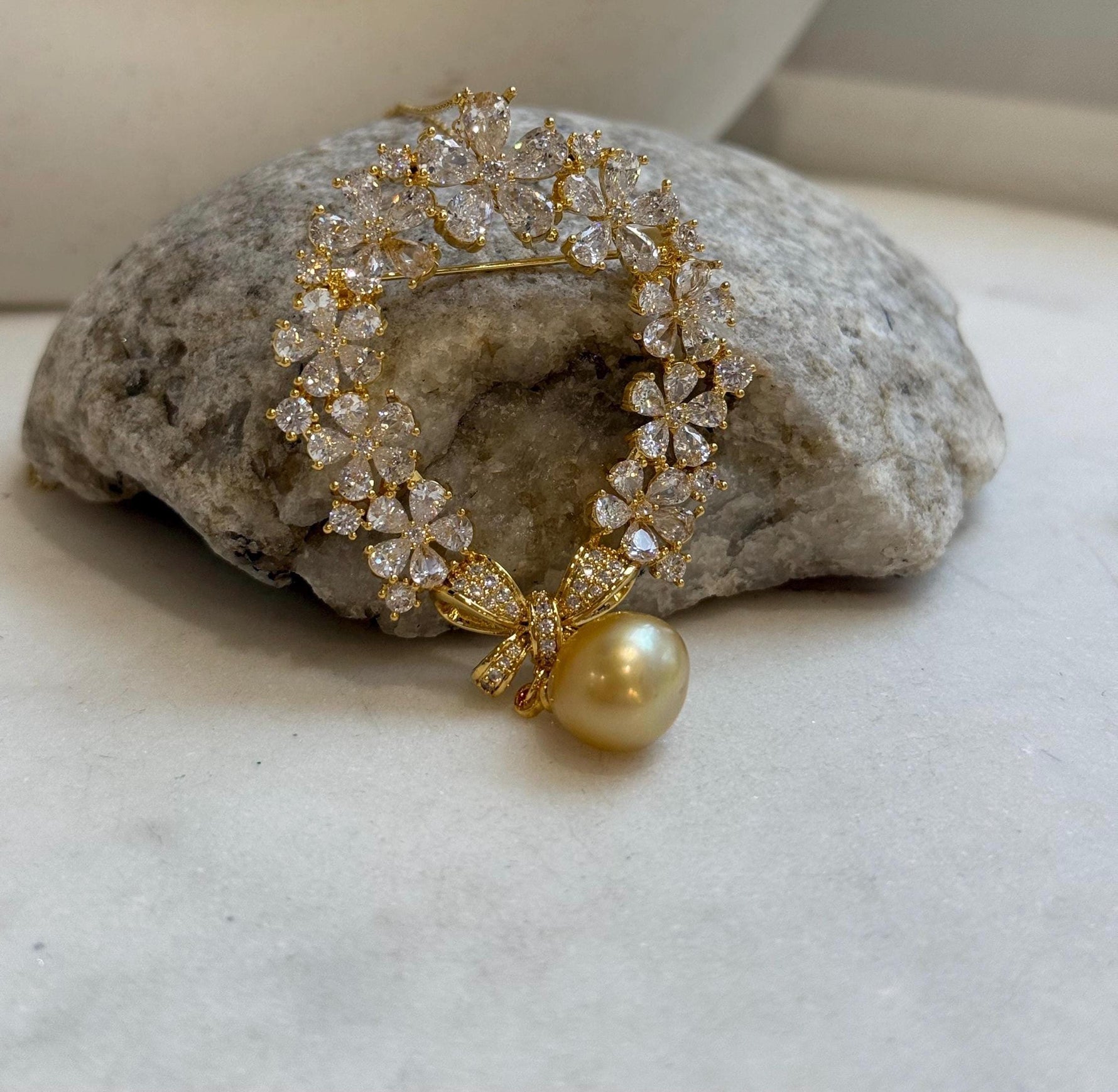South sea golden pearl Floral Ring brooch pendant 2in1: Extreme strong luster mirrored, 10.7mm, 4x6.7cm, s925 silver chain not included. Christmas gift