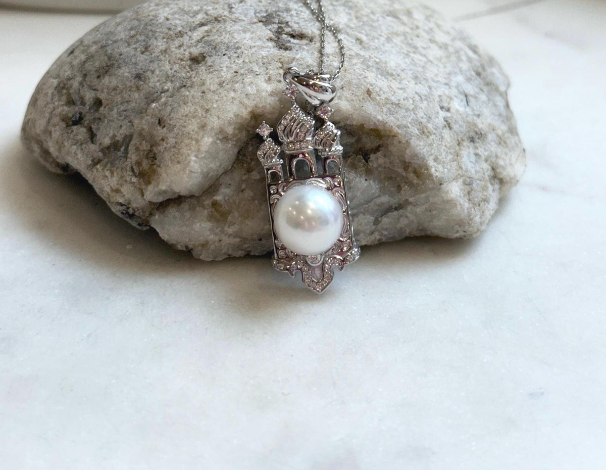 11mm White Edison Pearl pendant: Extreme luster mirrored, cold white pearl, 1.5x4.4cm, S925 silver pendant chain set.