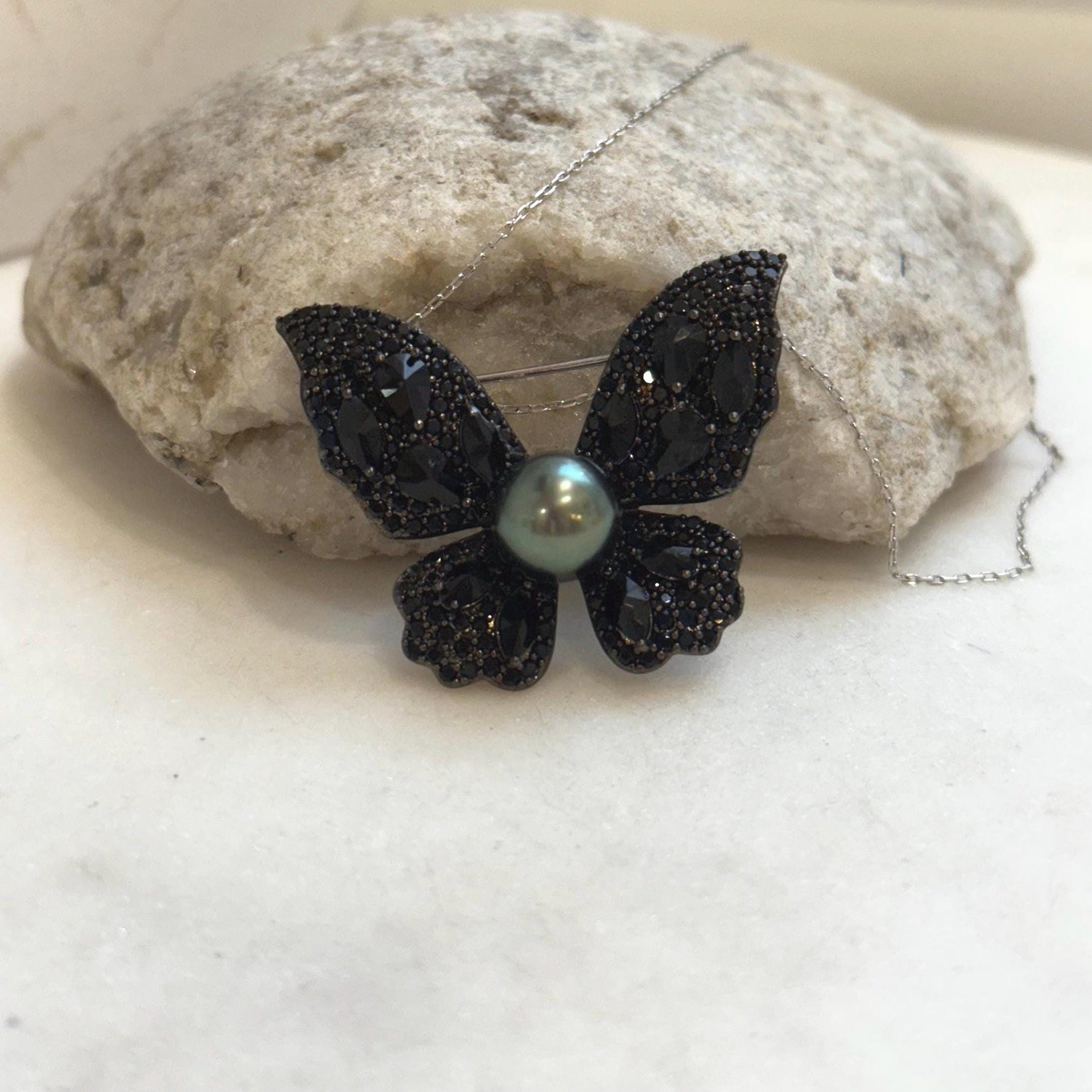 Tahitian Ocean Pearl black butterfly Brooch Pendant 2in1: Extreme luster, 9.8mm peacock green, s925 silver chain for seperate purchase!