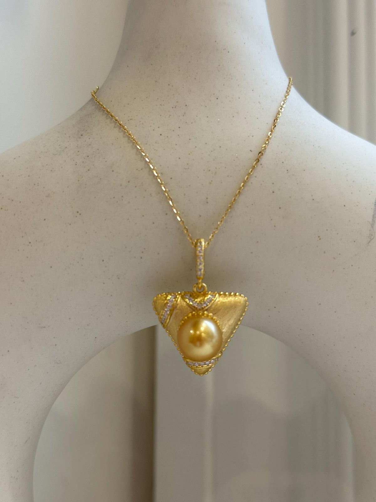 9.6mm South sea golden Pearl Triangle pendant: Extreme luster mirrored, deep gold pearl, S925 silver cool pendant chain set.
