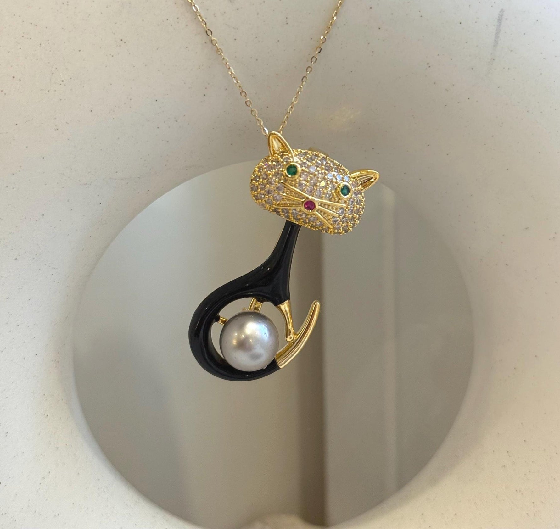 Tahitian Platinum ocean pearl Cat brooch pendant 2in1: Extreme strong luster mirrored, 10.3mm. s925 silver chain not included.
