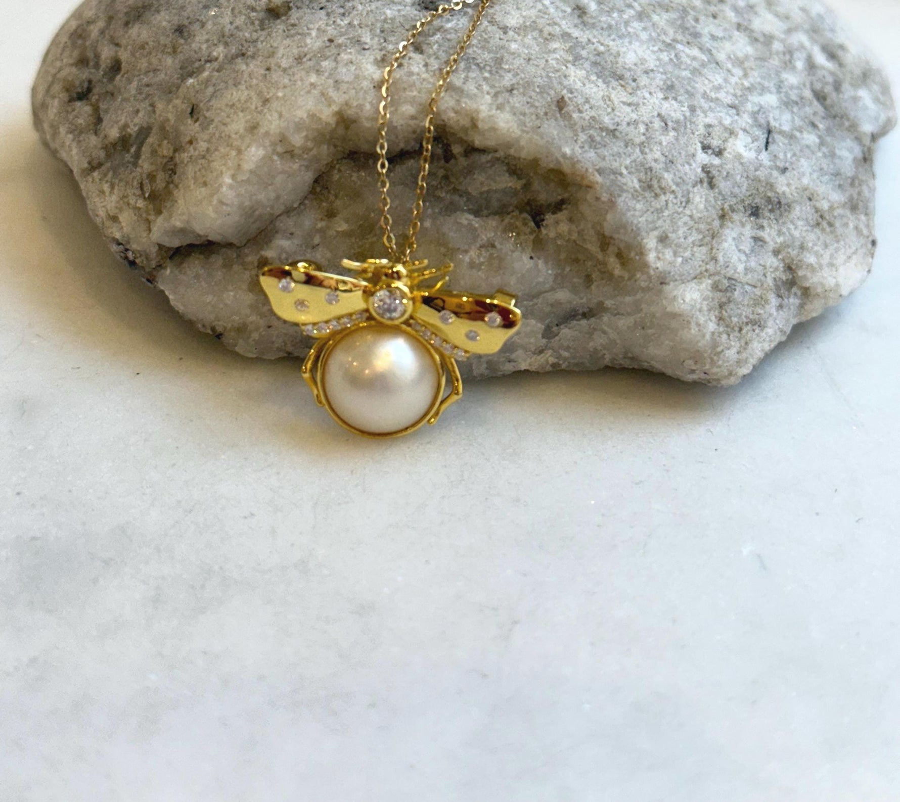 12mm Ivory ocean mabe Bee Pendant brooch 2in1: Extreme luster, S925 silver pendant chain set.