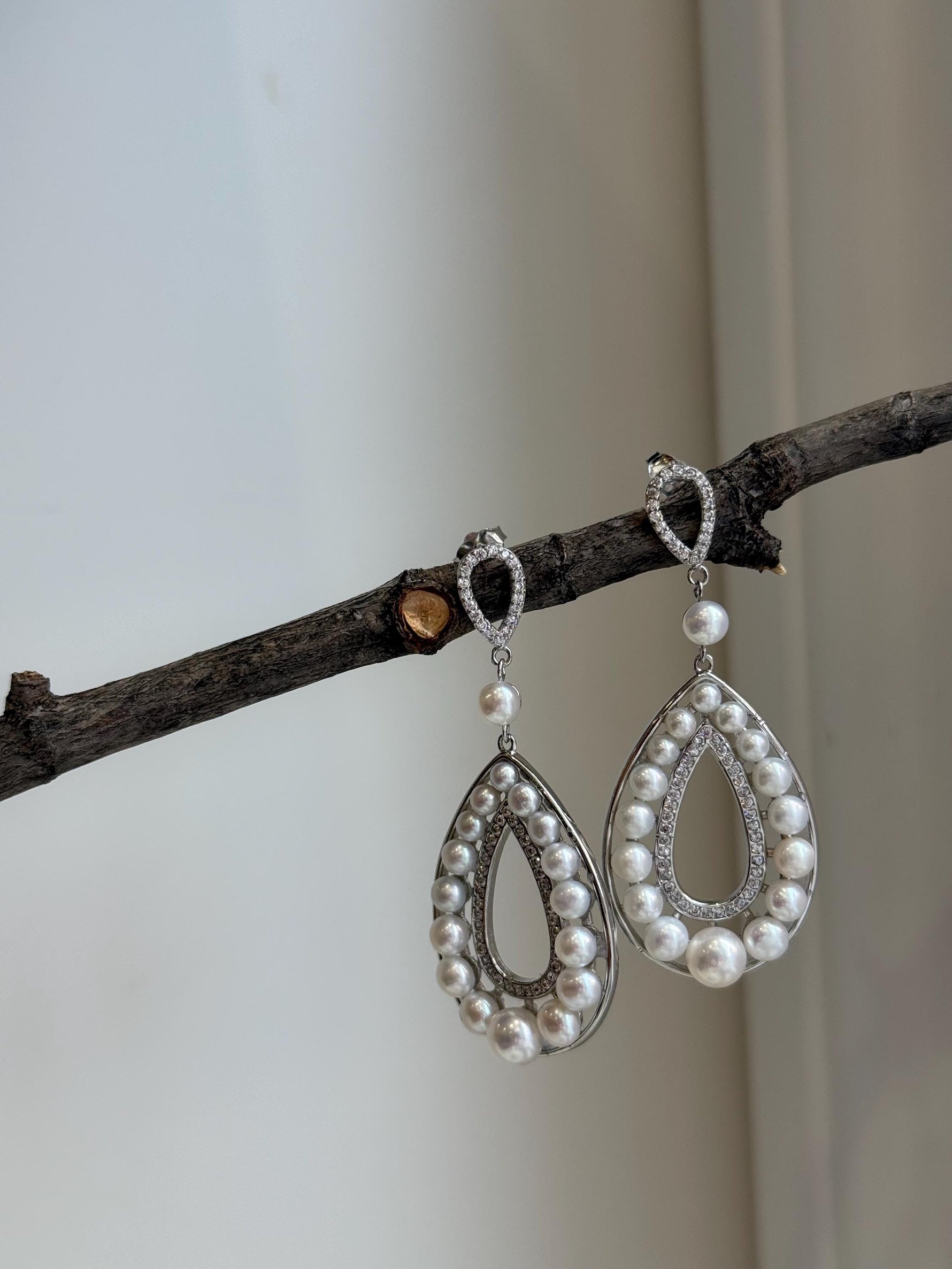 36pcs 3-5.5mm White pearls Earrings: Extreme luster mirrored, 4.8cm high, S925 silver vintage earrings.