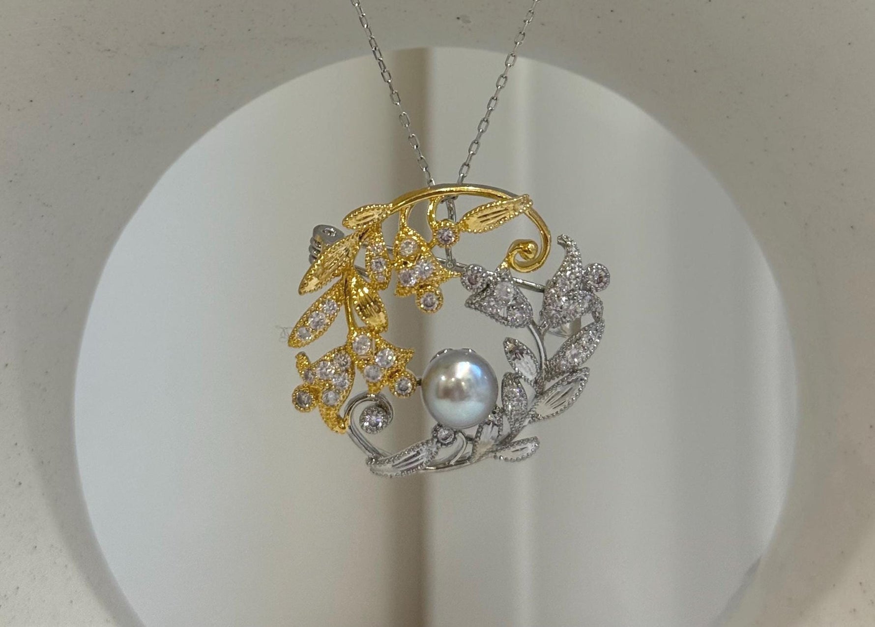 Akoya ocean pearl Floral brooch pendant 2in1: Extreme luster mirrored, 7.4mm, Blue silver. s925 silver chain not included.