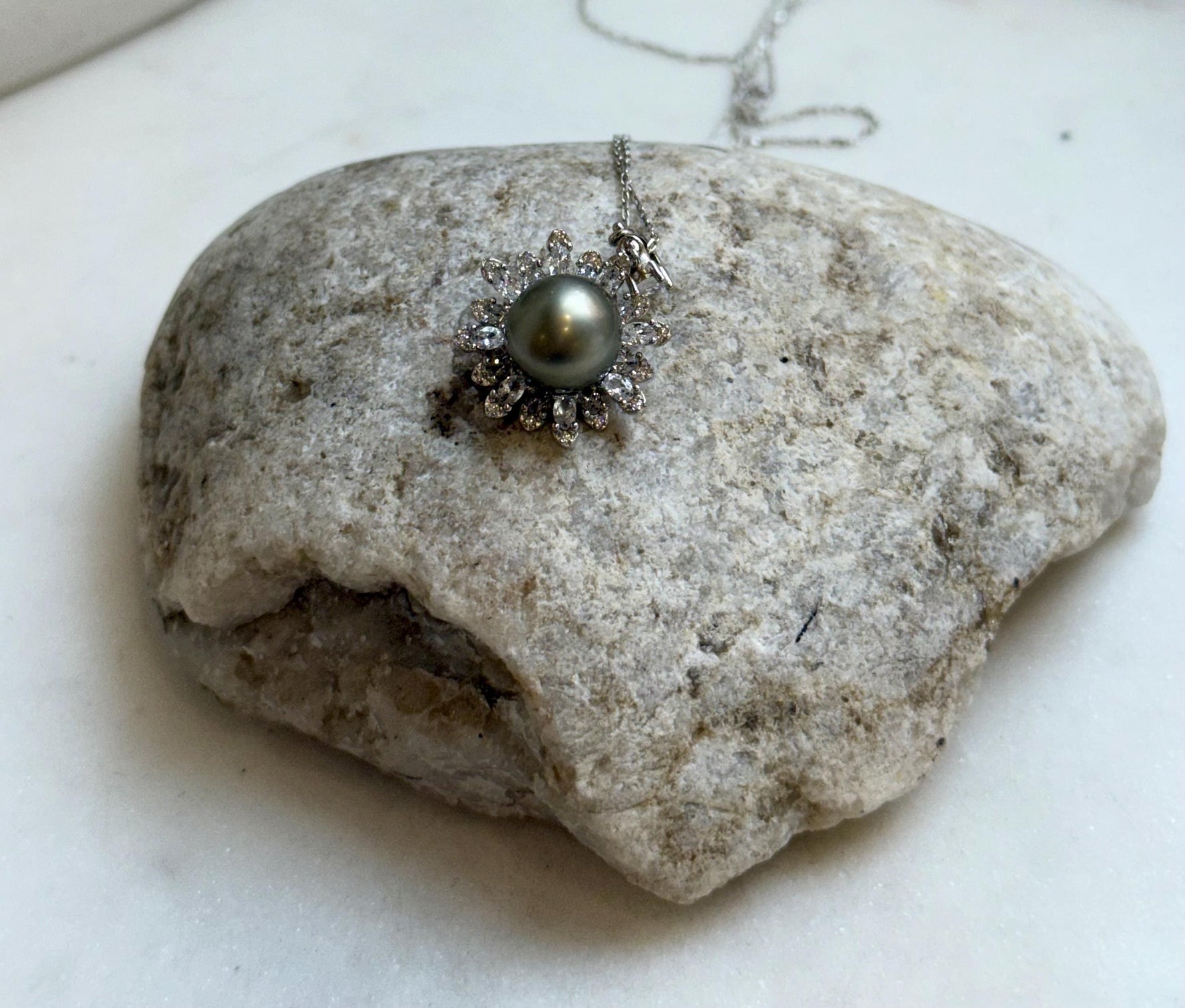 10.4mm Tahitian platinum ocean pearl Floral pendant: Extreme luster mirrored, S925 silver pendant chain set. gift for her birthday