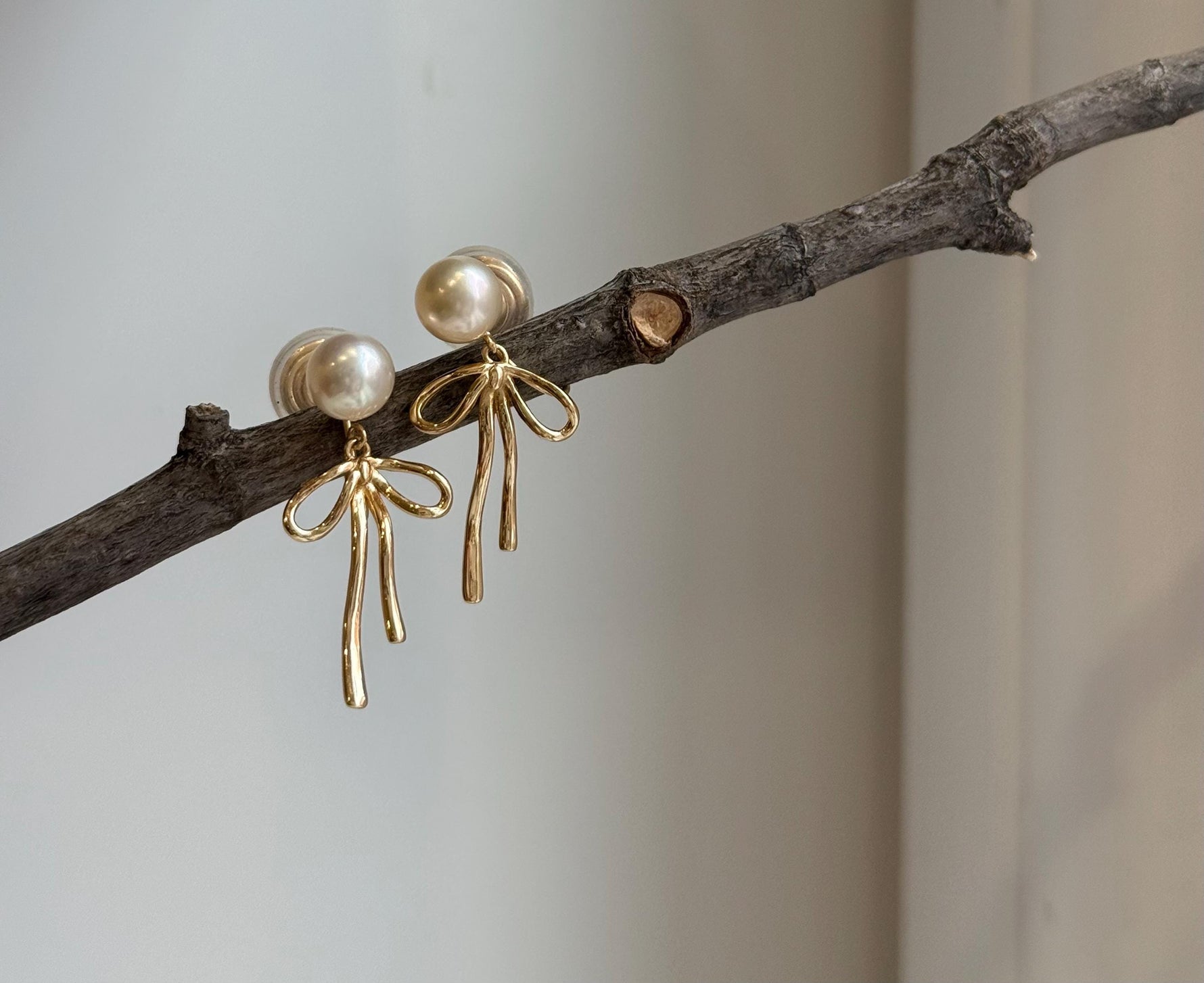 7mm Akoya ocean Golden pearls butterfly Bow earings no piercings: Extreme luster mirrored, s925 silver earrings. Pearl jewelry idea.gift for her  birthday