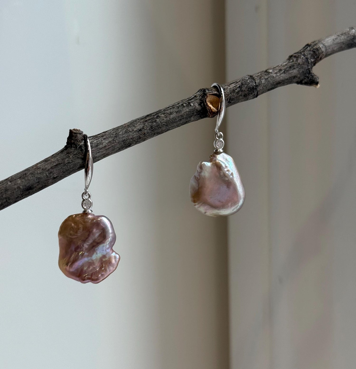 Freshwater Keshi pearls Earrings: Extreme luster mirrored, Rose Mint Iridescent, 15.5-16.3mm, S925 silver earrings hooks.Pearl Jewelry Idea.