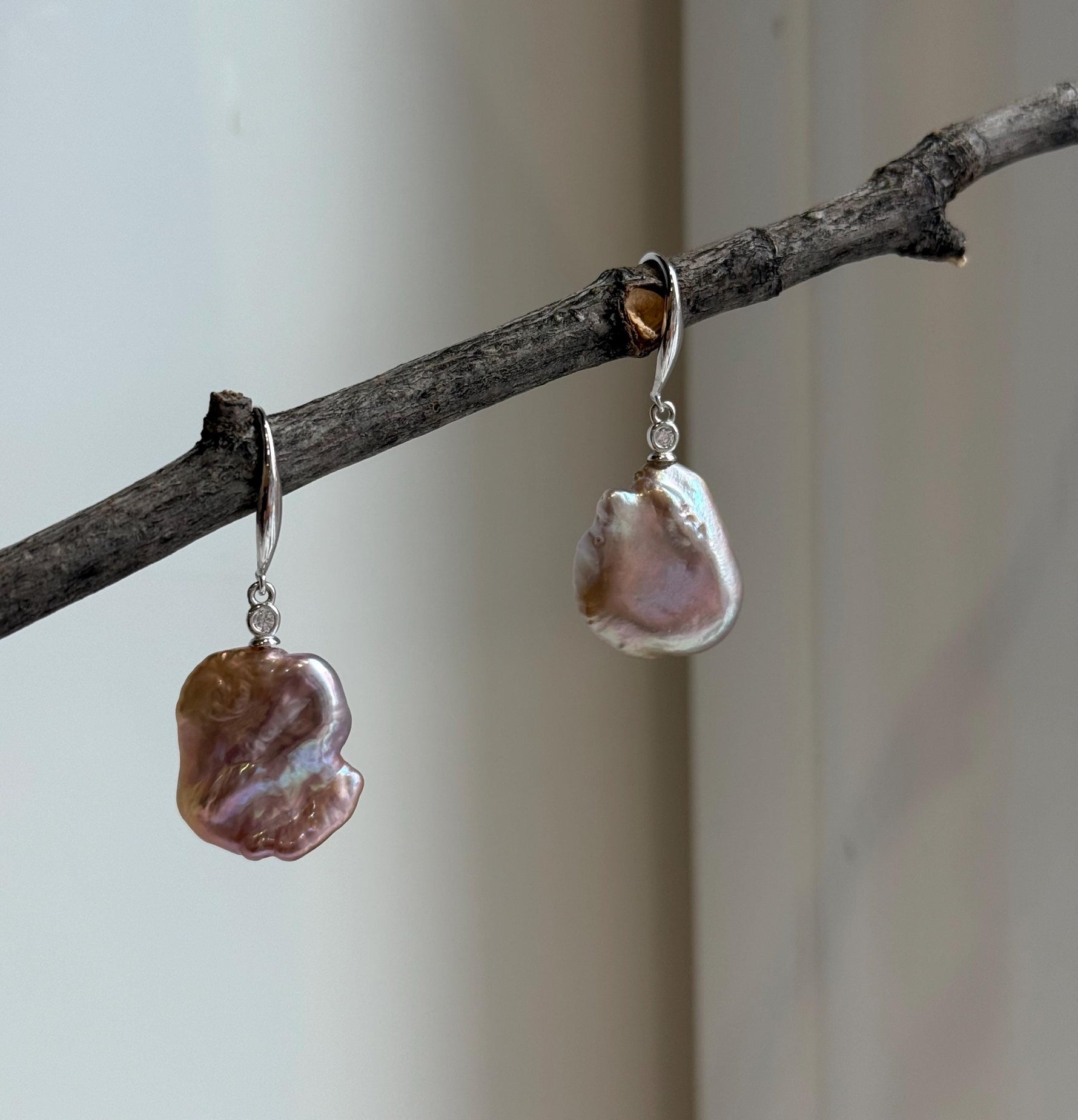Freshwater Keshi pearls Earrings: Extreme luster mirrored, Rose Mint Iridescent, 15.5-16.3mm, S925 silver earrings hooks.Pearl Jewelry Idea.