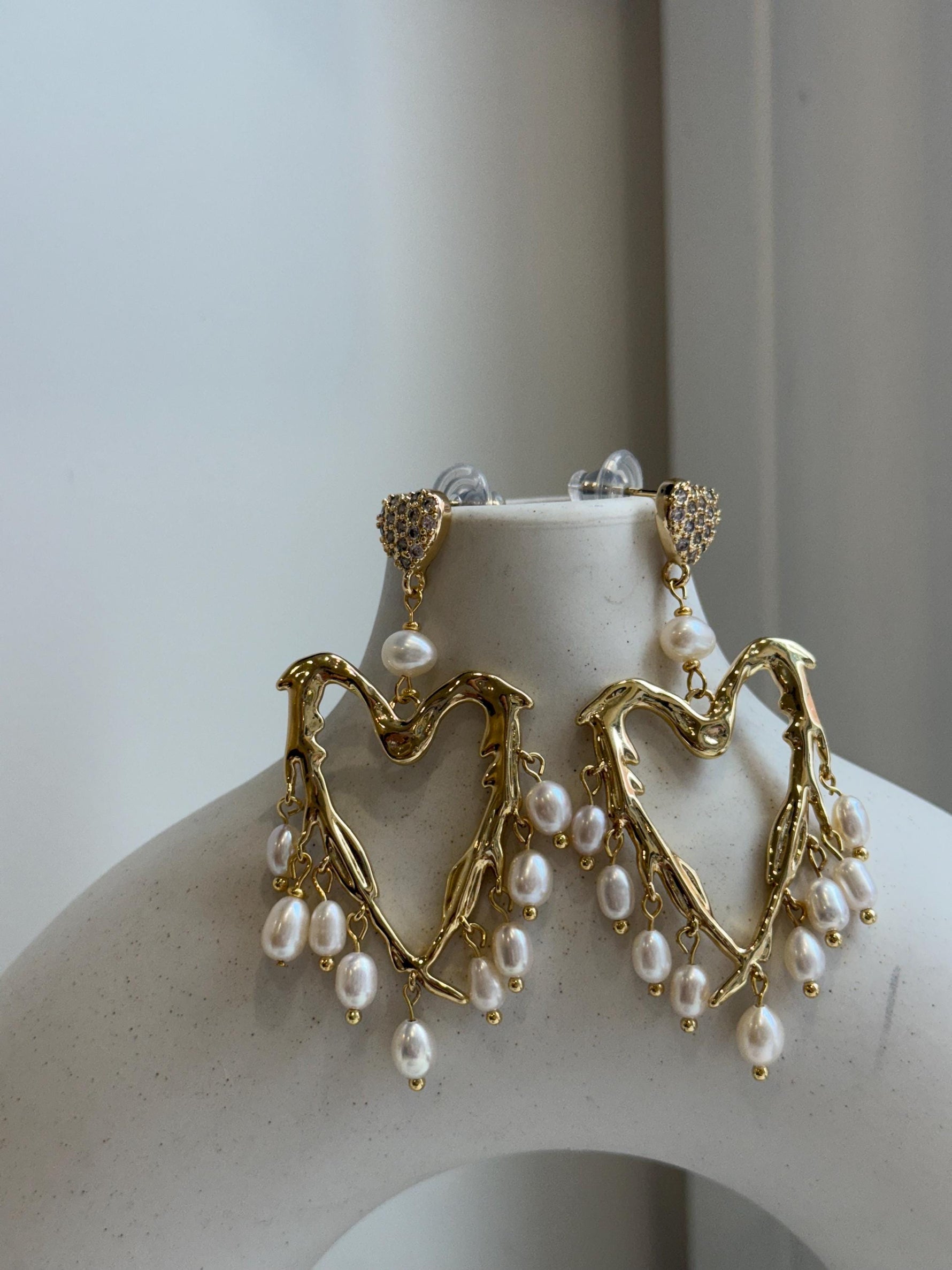 20pcs White Pearls Earrings Chandeliers: Extreme luster pearls, 4.2-5.6mm, Boho earrings. Pearl Jewelry Idea, party earrings
