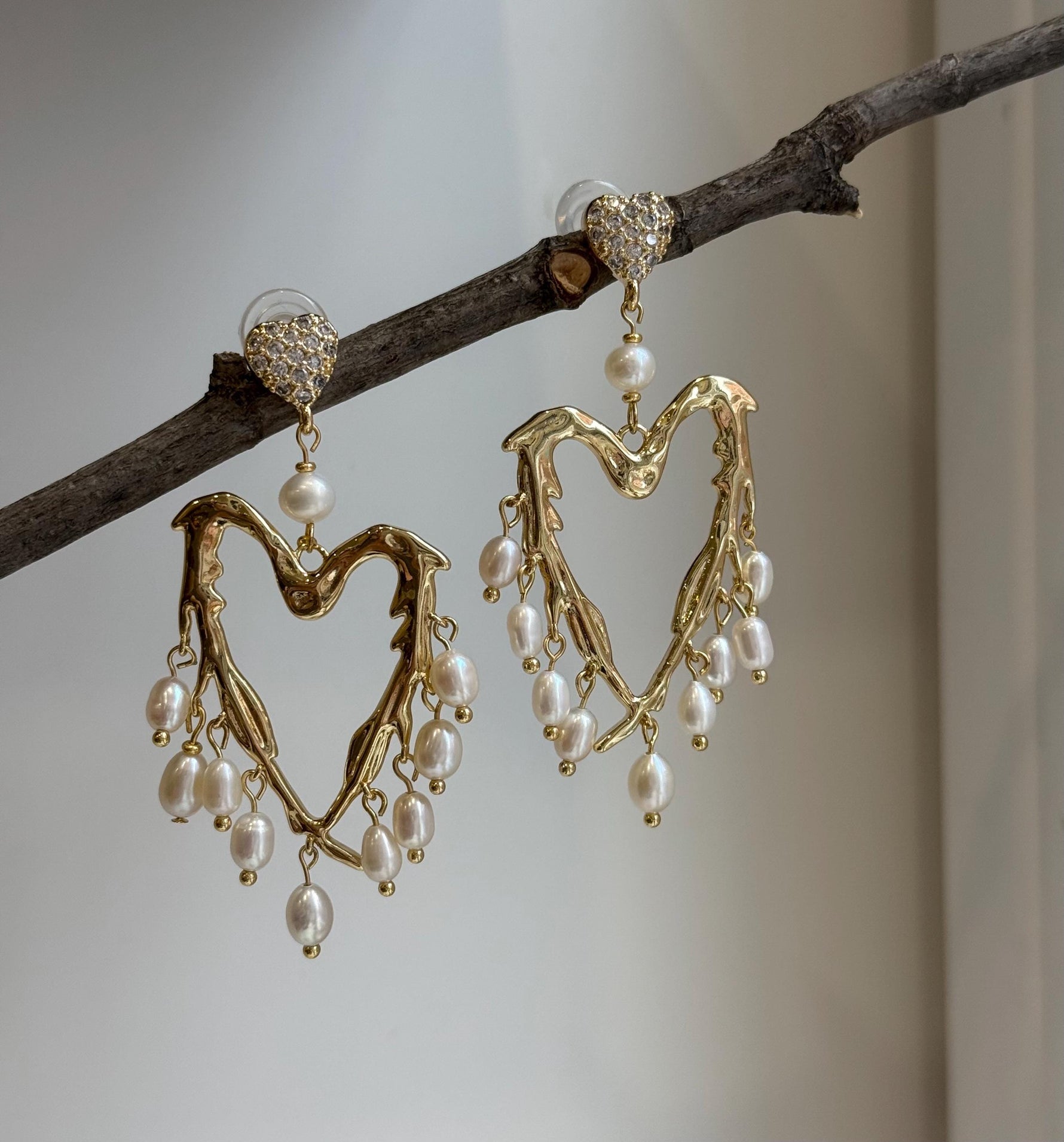 20pcs White Pearls Earrings Chandeliers: Extreme luster pearls, 4.2-5.6mm, Boho earrings. Pearl Jewelry Idea