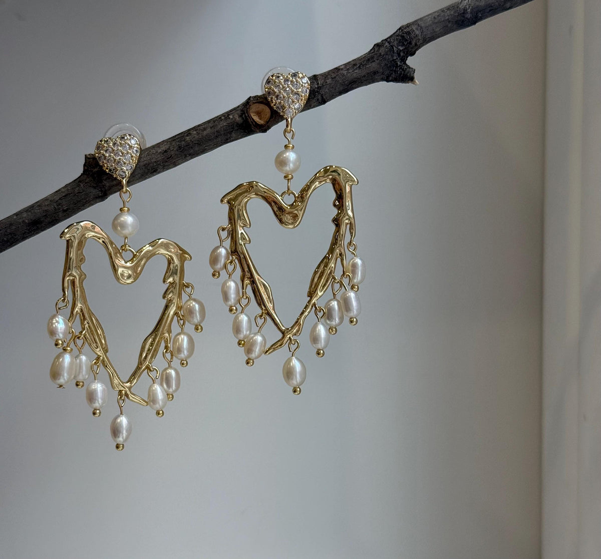20pcs White Pearls Earrings Chandeliers: Extreme luster pearls, 4.2-5.6mm, Boho earrings. Pearl Jewelry Idea