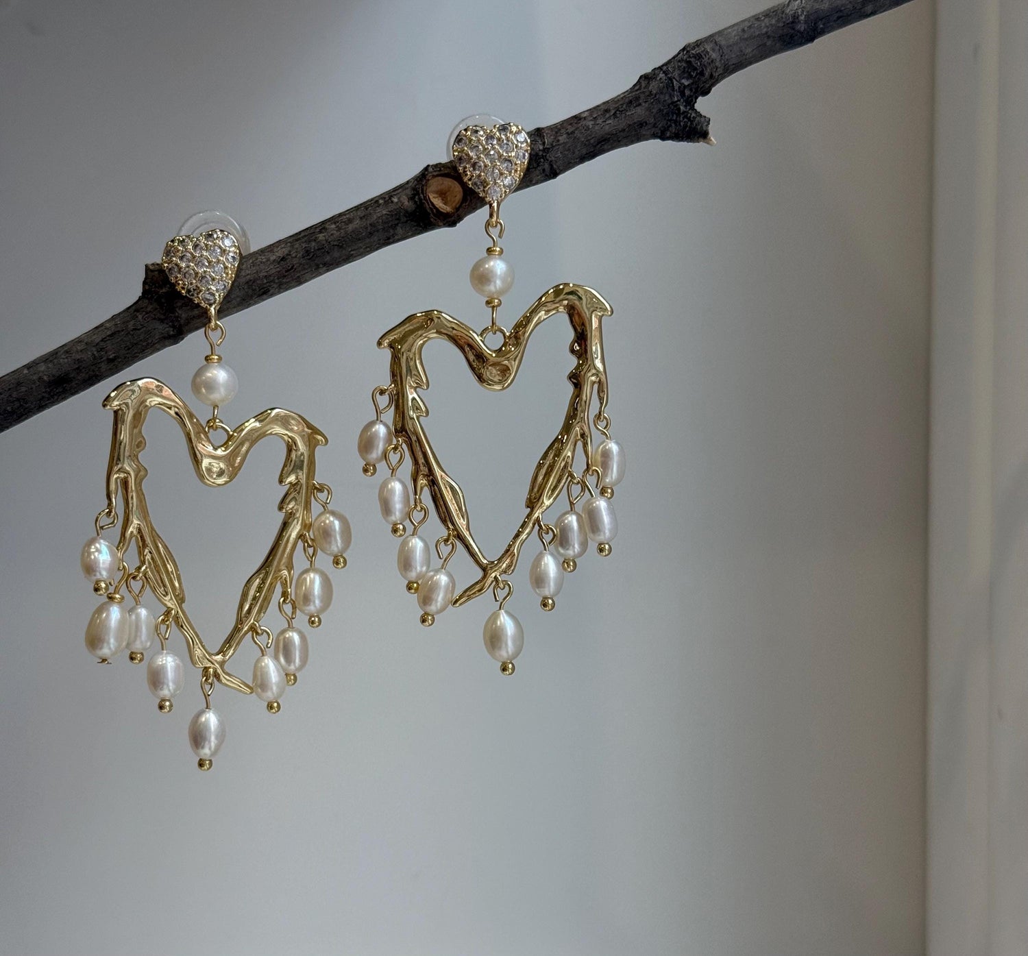 20pcs White Pearls Earrings Chandeliers: Extreme luster pearls, 4.2-5.6mm, Boho earrings. Pearl Jewelry Idea