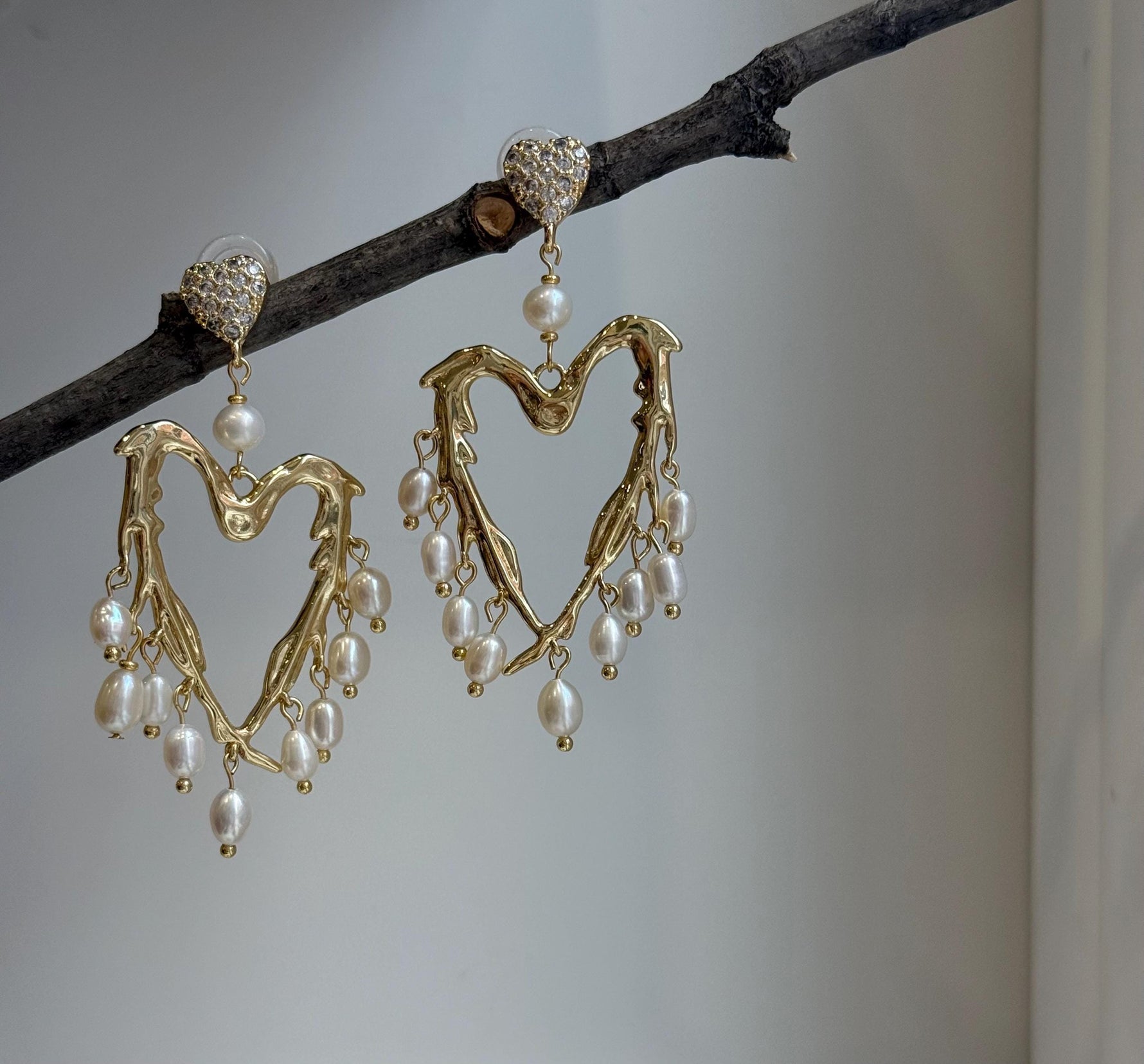 20pcs White Pearls Earrings Chandeliers: Extreme luster pearls, 4.2-5.6mm, Boho earrings. Pearl Jewelry Idea