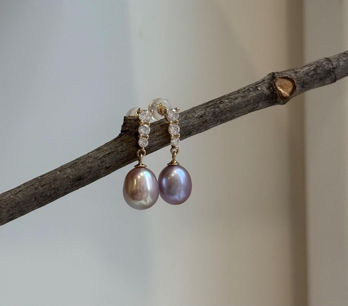 7.9mm Freshwater pearls Earrings: Extreme luster mirrored, Metallic rose lavender, 2.2cm high, S925 silver earrings.Pearl Jewelry Idea.daily earrings