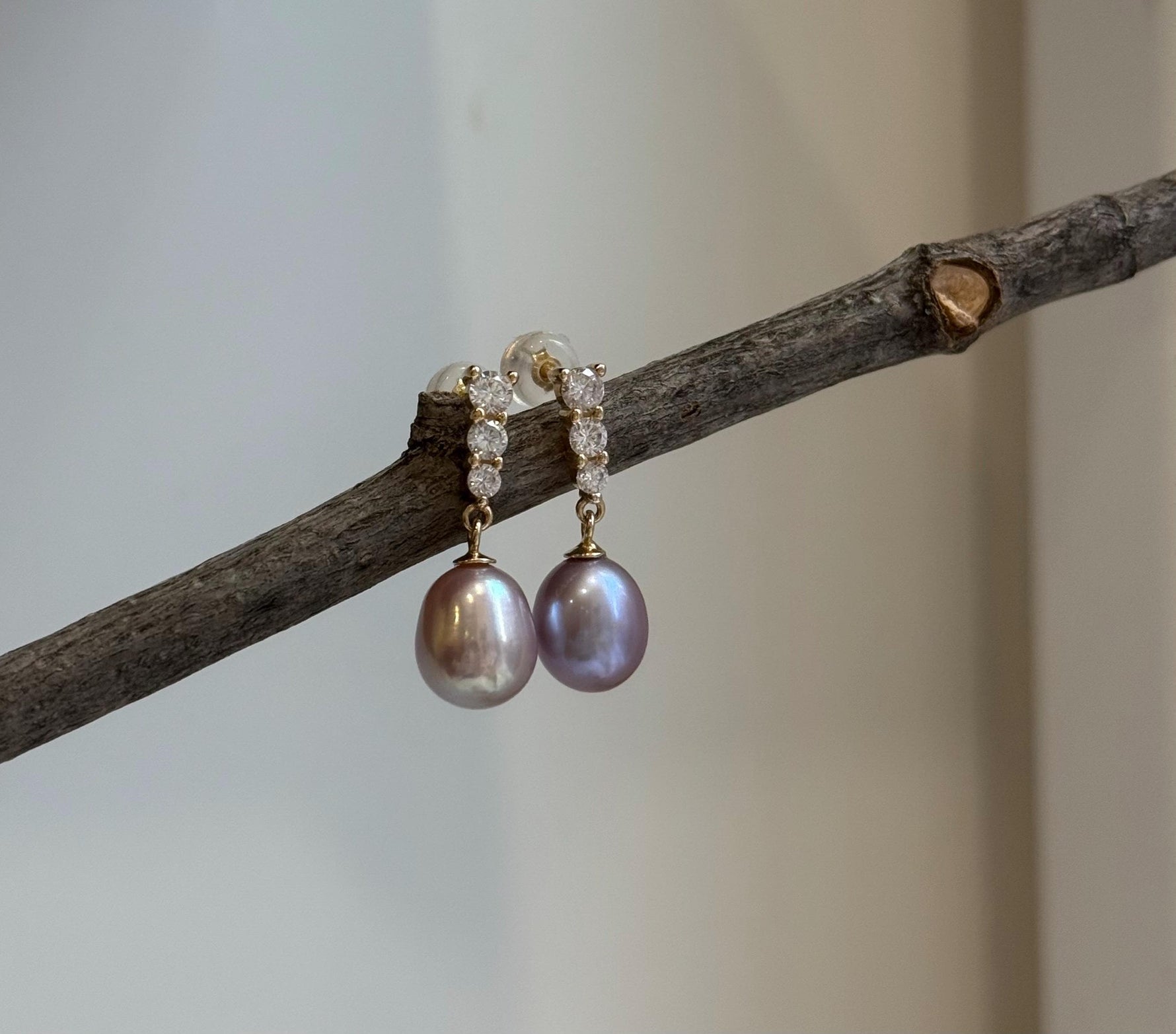 7.9mm Freshwater pearls Earrings: Extreme luster mirrored, Metallic rose lavender, 2.2cm high, S925 silver earrings.Pearl Jewelry Idea.daily earrings
