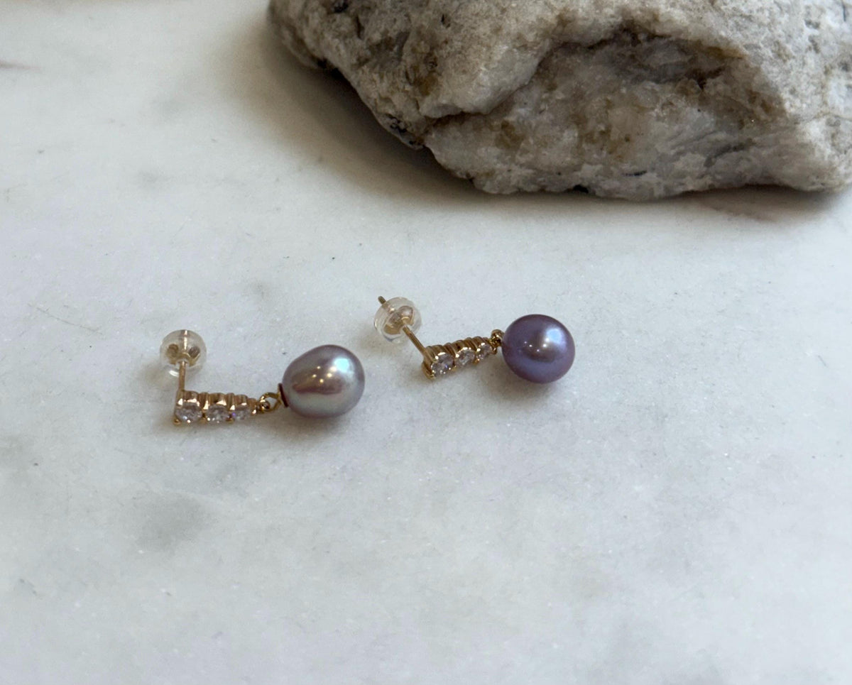 7.9mm Freshwater pearls Earrings: Extreme luster mirrored, Metallic rose lavender, 2.2cm high, S925 silver earrings.Pearl Jewelry Idea.purple pearls earrings