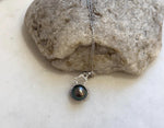 9.5mm Tahitian ocean pearl Gourd pendant: Extreme luster mirrored, peacock green, 2.7cm high, S925 silver pendant chain set.