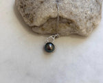 9.5mm Tahitian ocean pearl Gourd pendant: Extreme luster mirrored, peacock green, 2.7cm high, S925 silver pendant chain set.