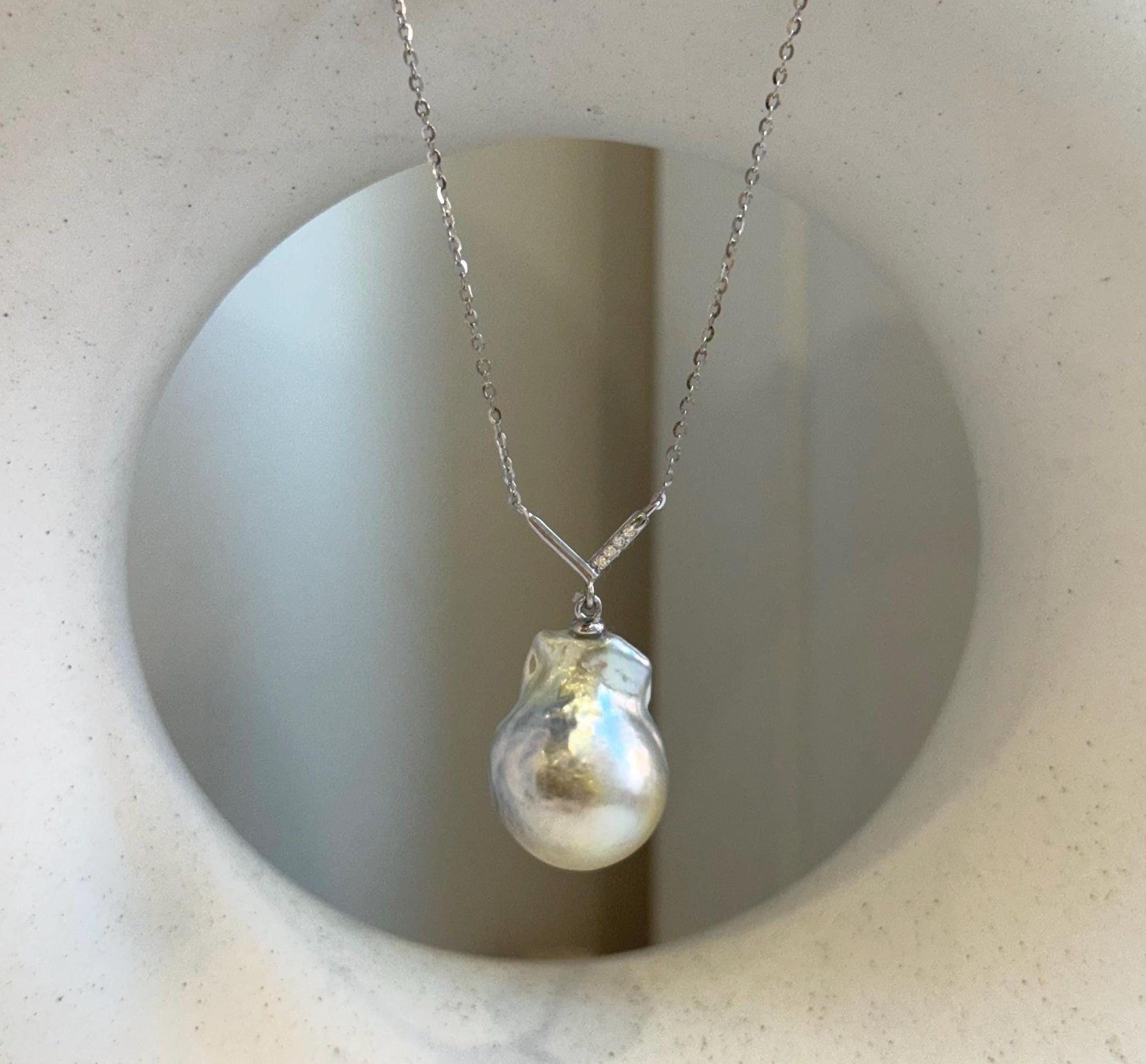 South sea golden baroque Pearl pendant: Extreme luster mirrored, silver golden pearl, 14.7x19.5mm, S925 silver cool pendant chain set.