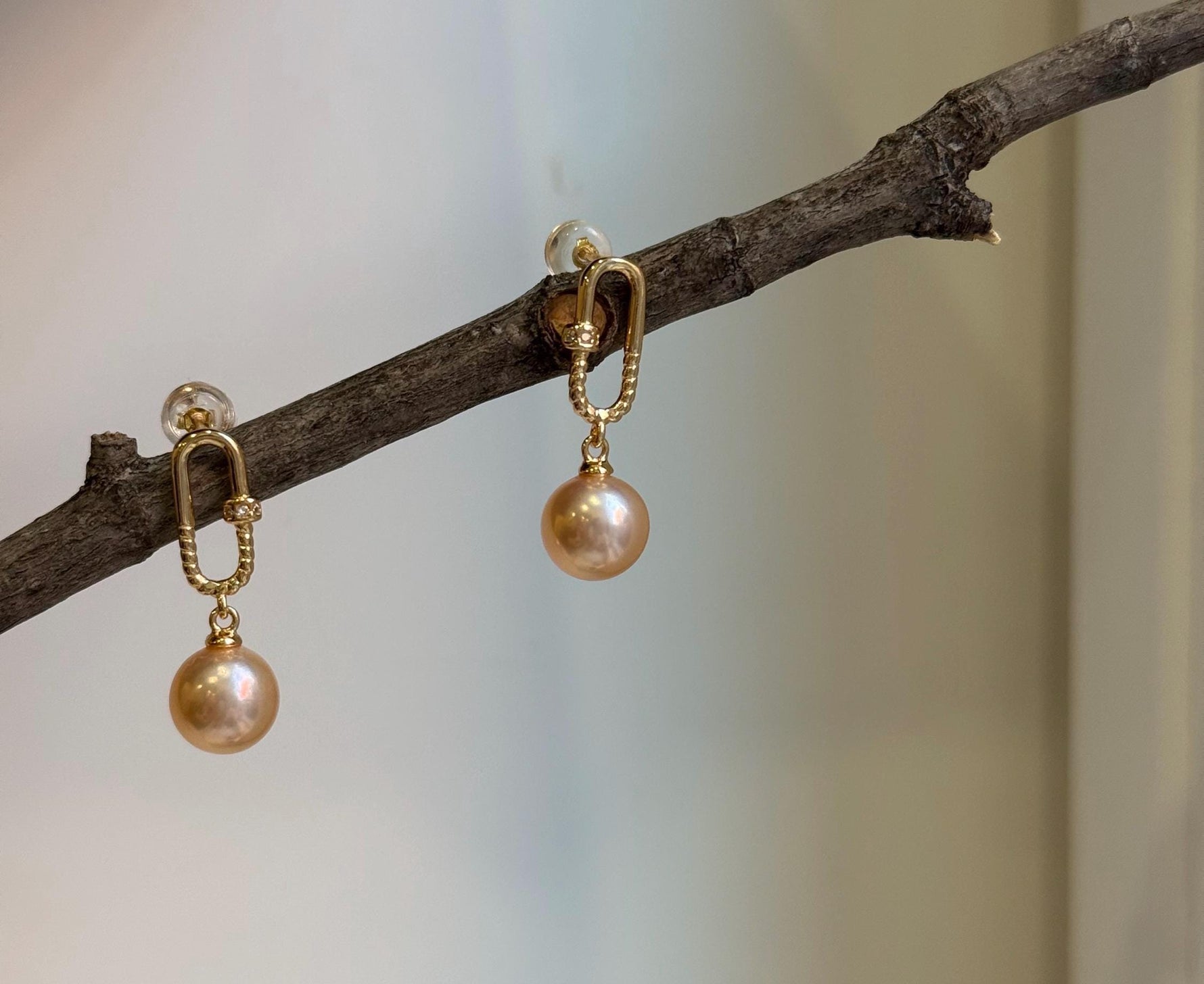 8.5mm Peach Gold Pearls Earrings Chandeliers: Extreme luster Mirrored, Metallic peach gold color, 2.5cm high, S925 silver cool earrings.