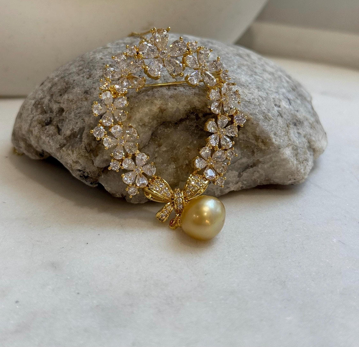 South sea golden pearl Floral Ring brooch pendant 2in1: Extreme strong luster mirrored, 10.7mm, 4x6.7cm, s925 silver chain not included.