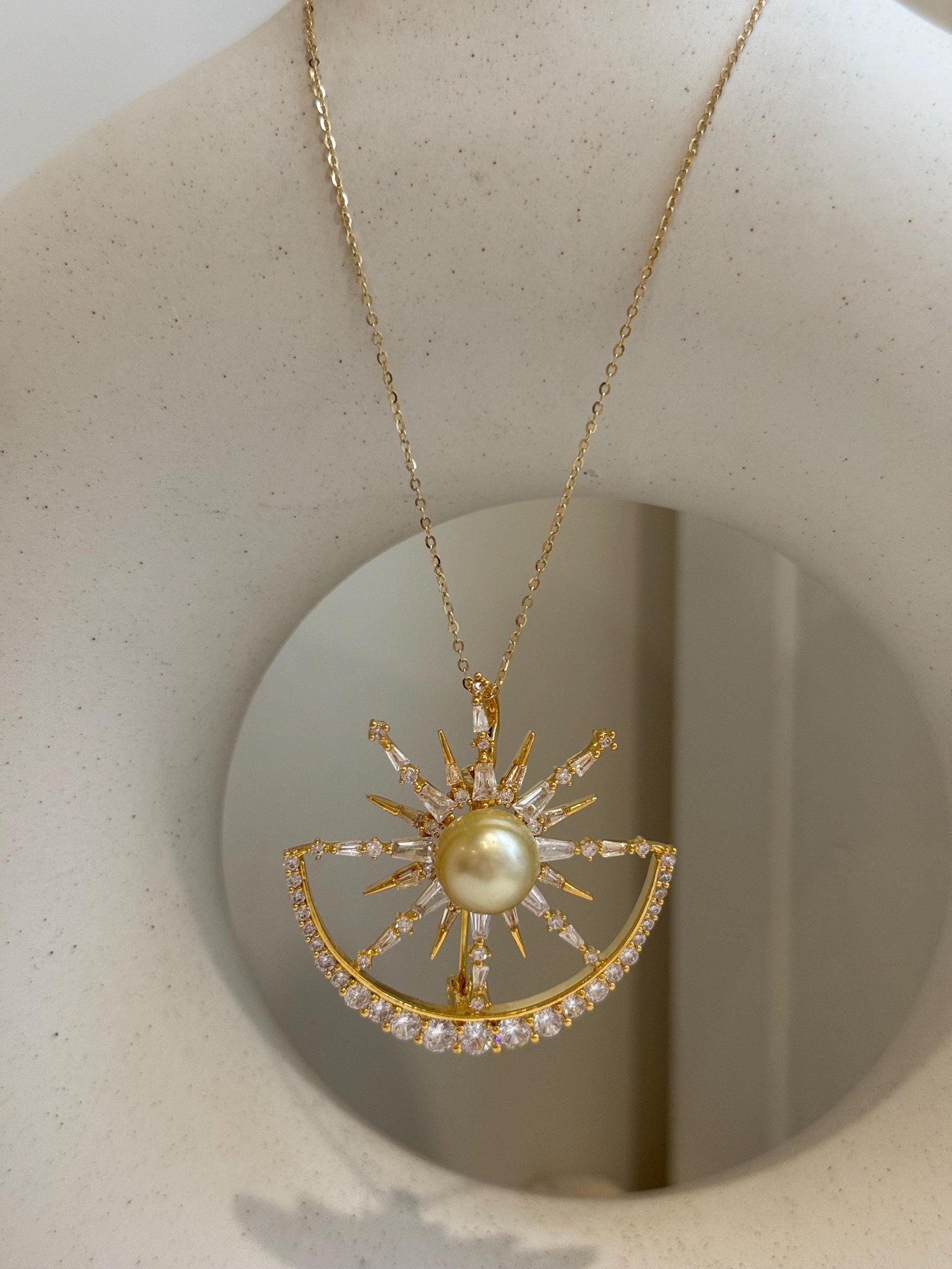 South sea golden pearl Star brooch pendant 2in1: Extreme strong luster, 9.7mm, ultra gold pearl, s925 silver chain not included.