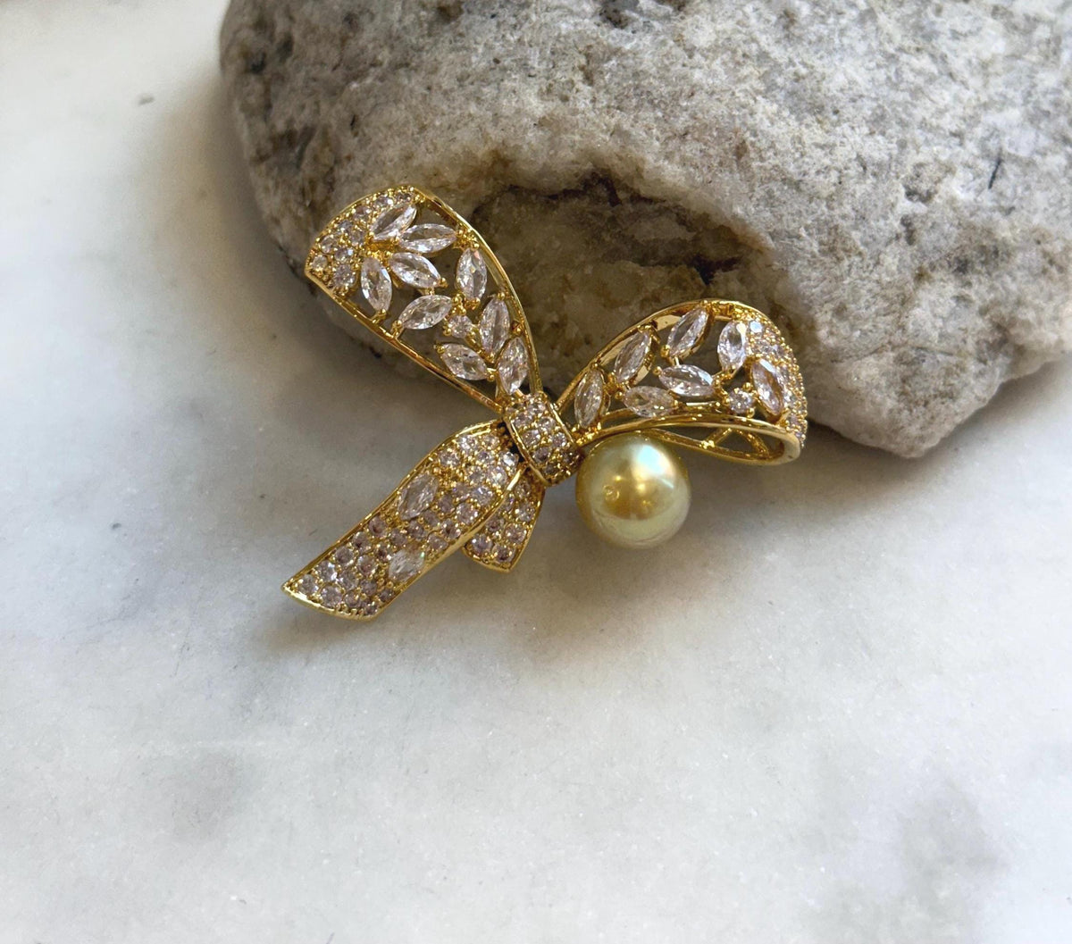 Elly’s South sea golden pearl butterfly bow brooch: Extreme luster mirrored, 9.6mm, deep gold pearl. Christmas Brooch.