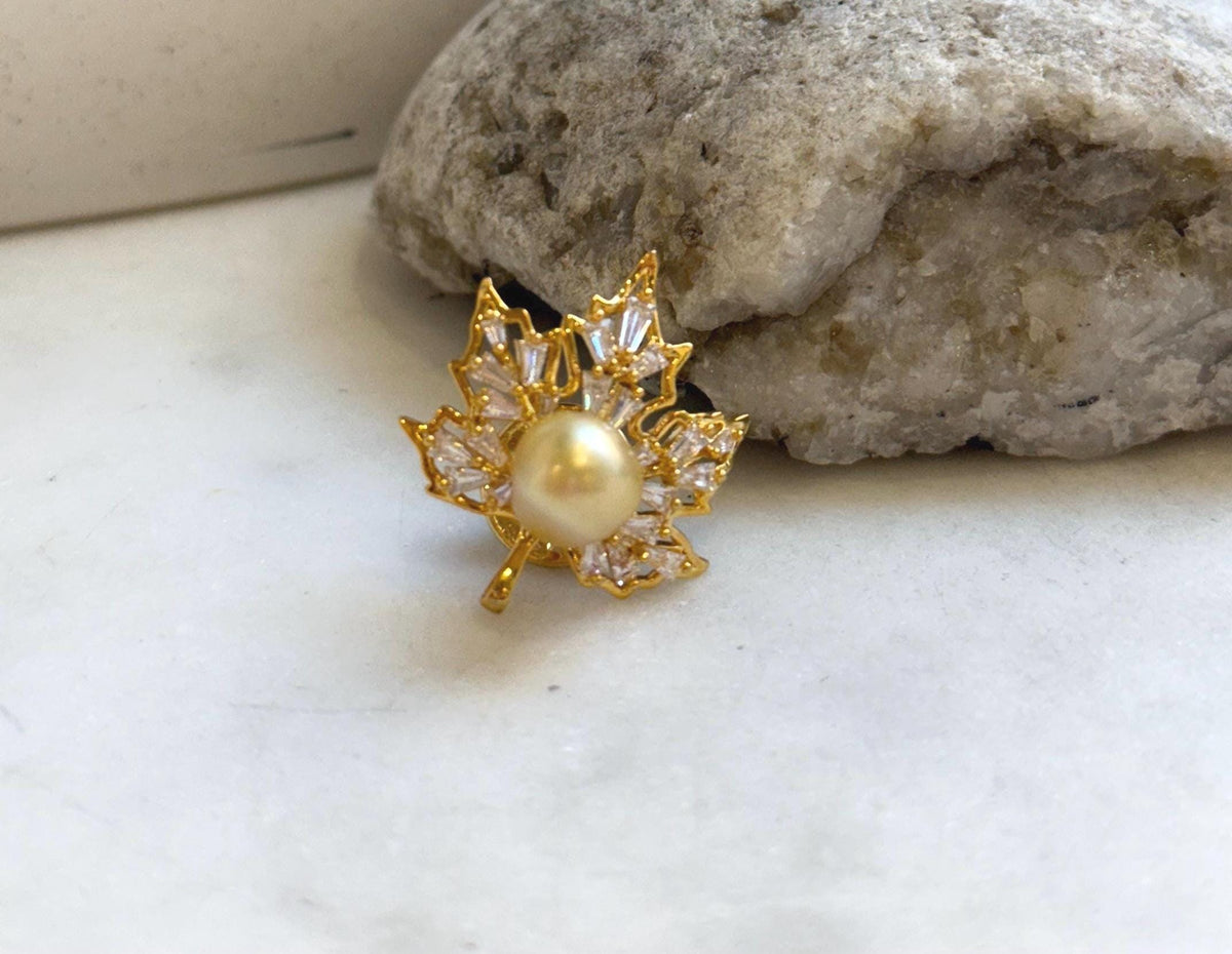 Elly’s South sea golden pearl Maple Leaf Small brooch: Extreme luster mirrored, 9mm, ultra gold pearl 2x2.1cm. Pearl jewelry idea, daily small brooch