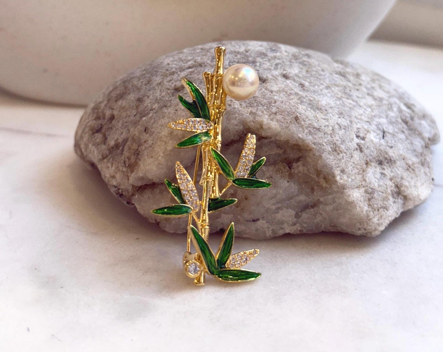 Elly’s Light Gold pearl Bamboo brooch: Extreme luster mirrored, 8.2mm, 1.7x5.7cm. Pearl jewelry idea
